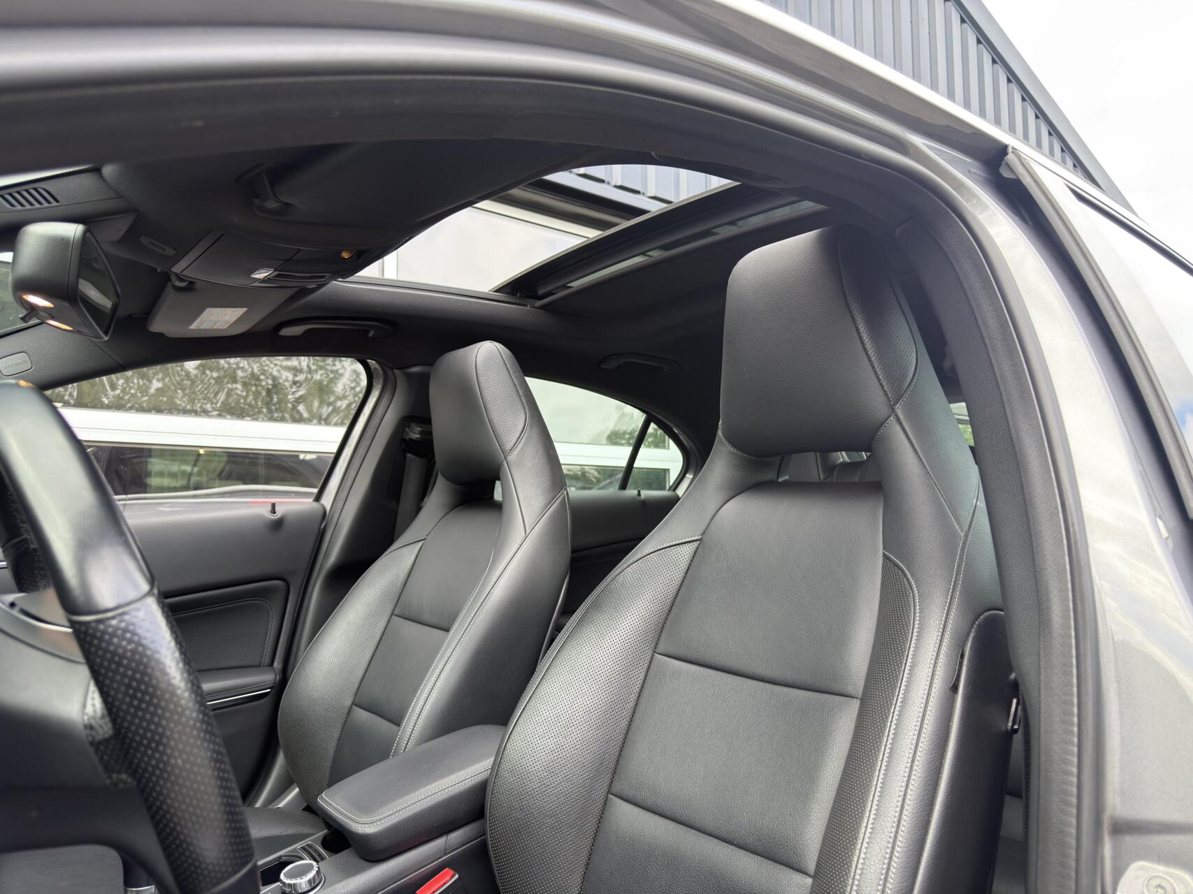 Foto van Mercedes-Benz A 200