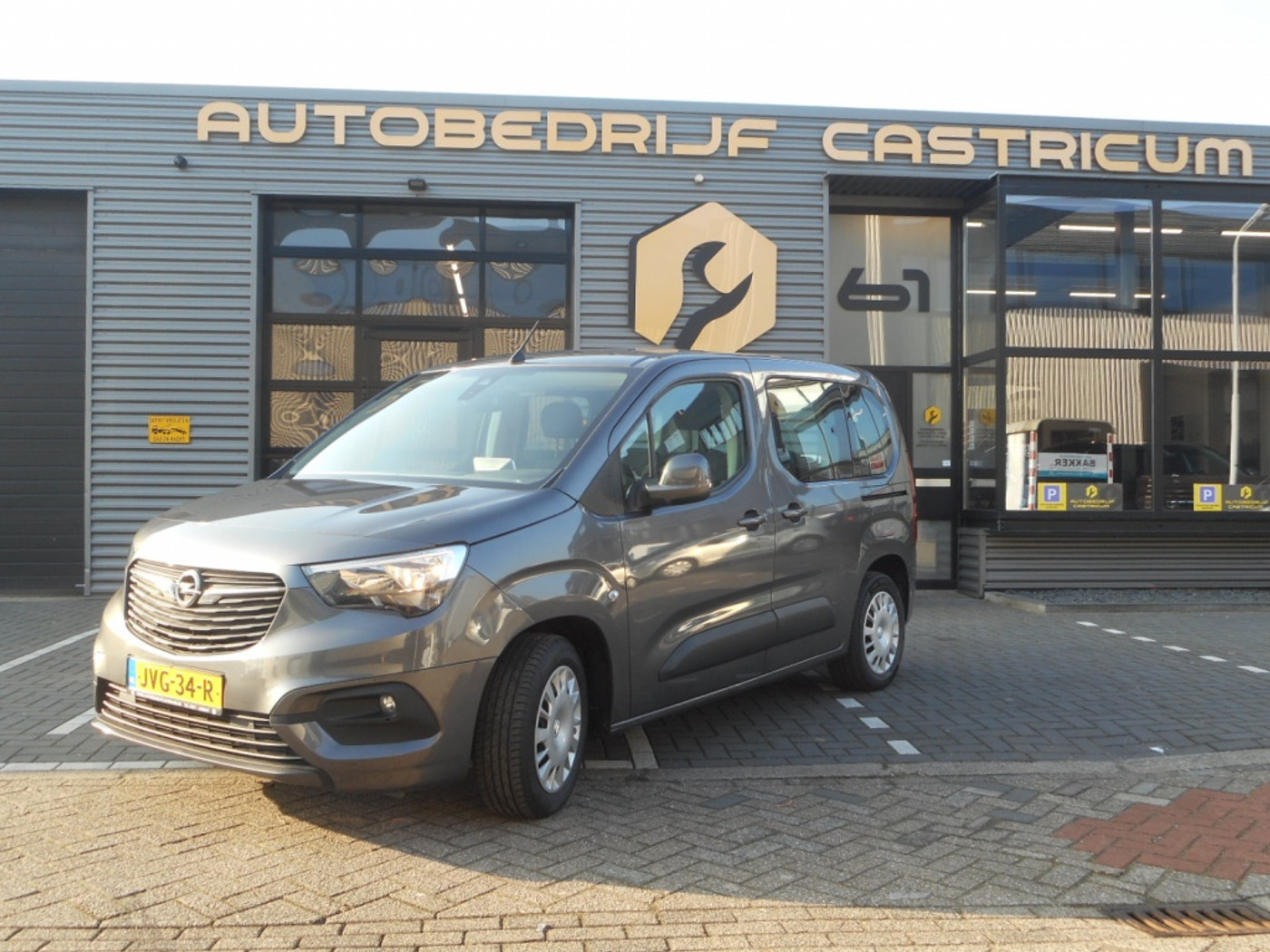 Opel Combo Life 1.2 T. L1H1 Edition 2020 - voorkant