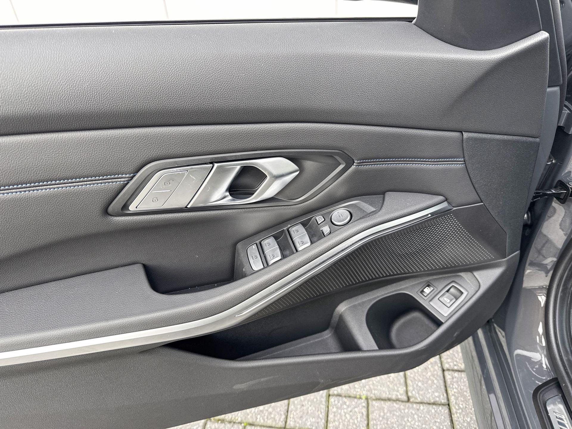 Foto van BMW 330e
