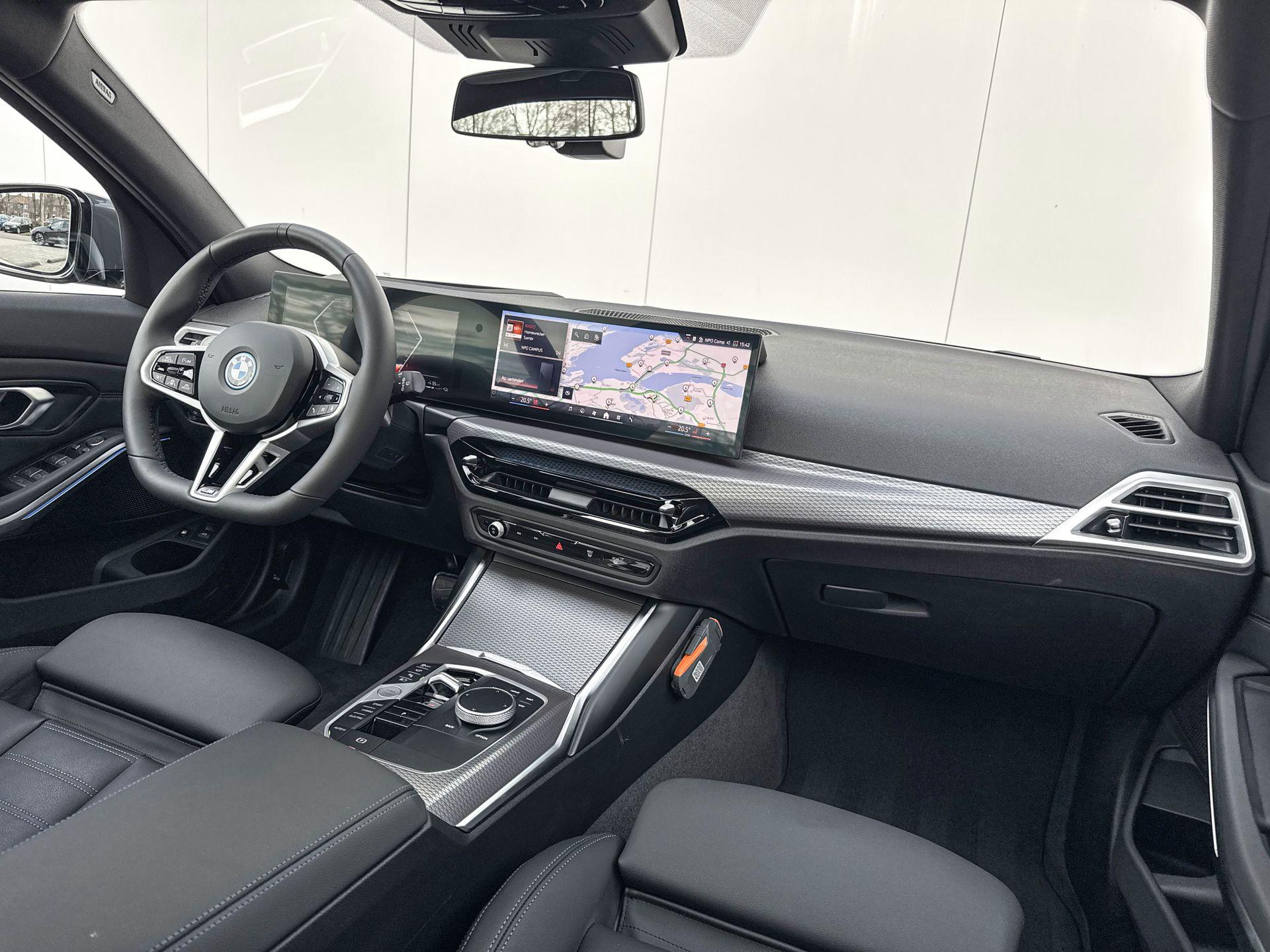 Foto van BMW 330e