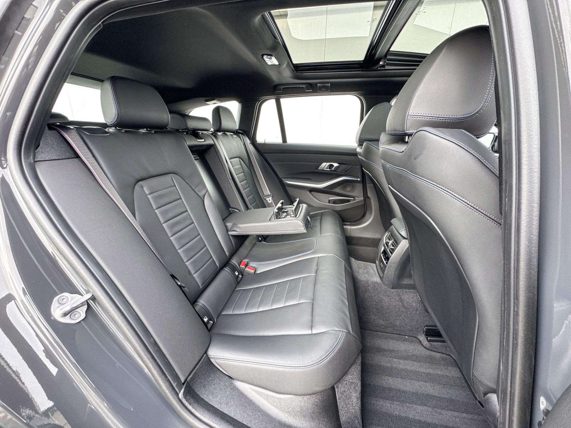Foto van BMW 330e