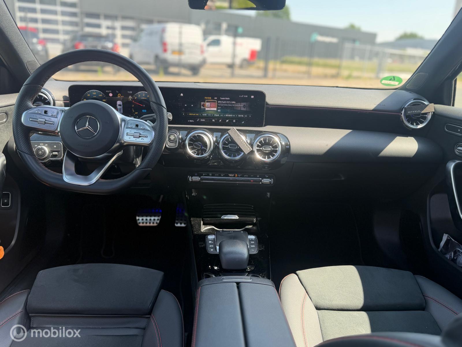 Foto van Mercedes-Benz A 250 E