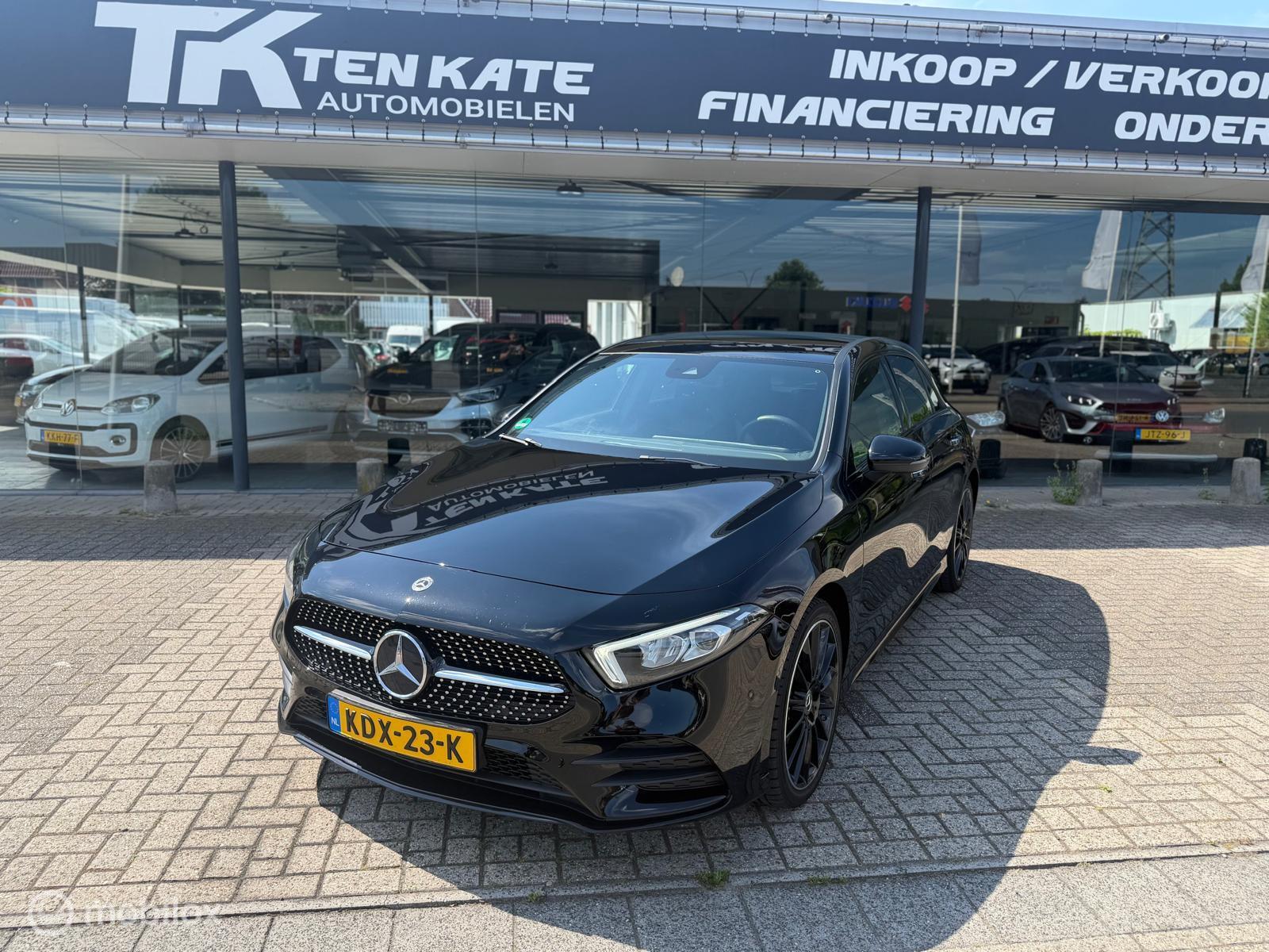 Mercedes-Benz A 250 E 250 e AMG Line 2022 - voorkant