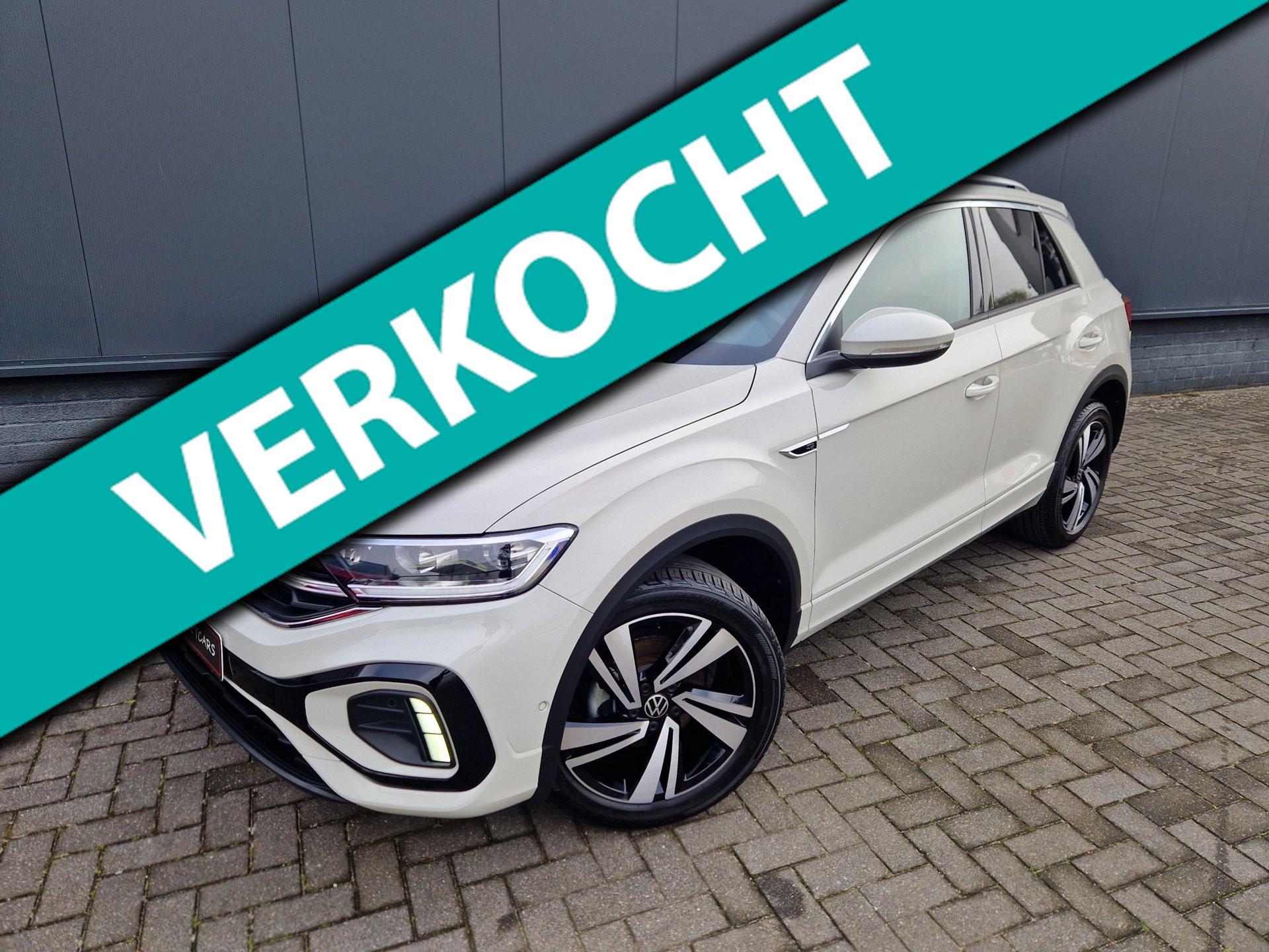 Volkswagen T-roc 1.5 TSI DSG 150PK R-Line /IQ Drive /IQ Light /Keyless 2024 - voorkant