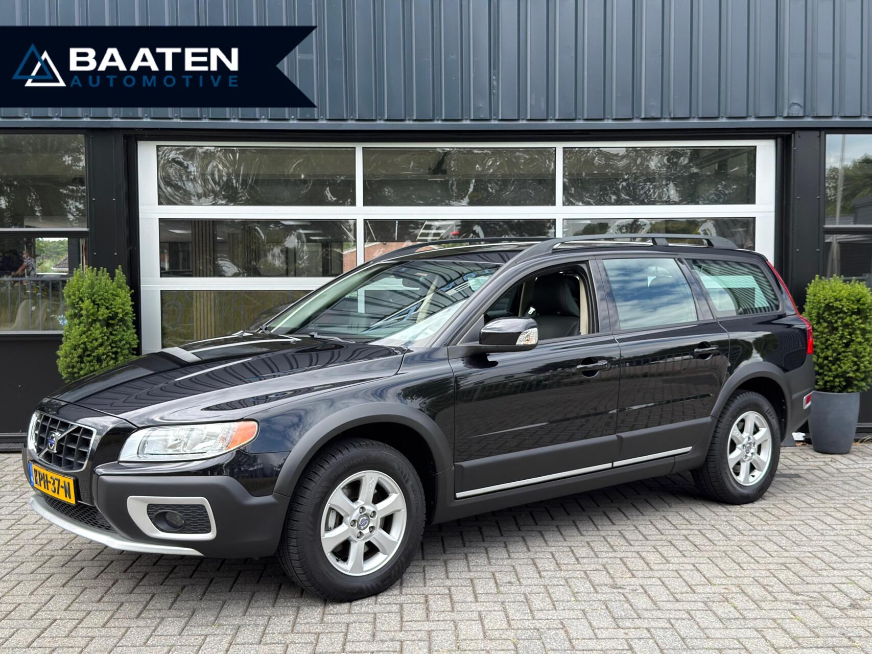 Volvo Xc70 3.2 Kinetic|Dealer onderhouden|1e eig.|Leder|Trekhaak 2008 - voorkant