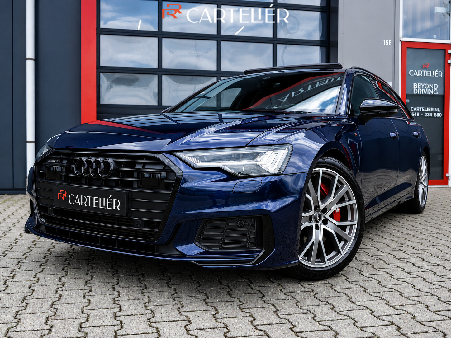 Audi A6 Avant 55 TFSI e S-Line Quattro Competition Navarra Blue 367PK| Pano | Ambient+ | Carbon | Leder Dashboard | Matrix Led (Luxe) | Digital Dash | Alcantara | Trekhaak | Carplay | Memory | Camera | ACC | Lane Assist | Dodehoek Detectie | 20'' 2020 - voorkant