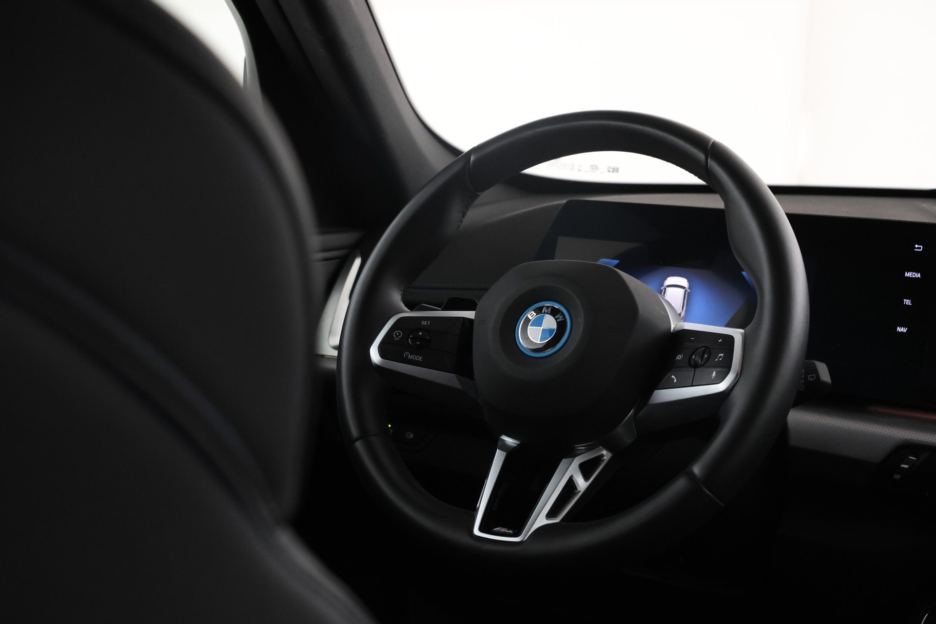 Foto van BMW Ix1