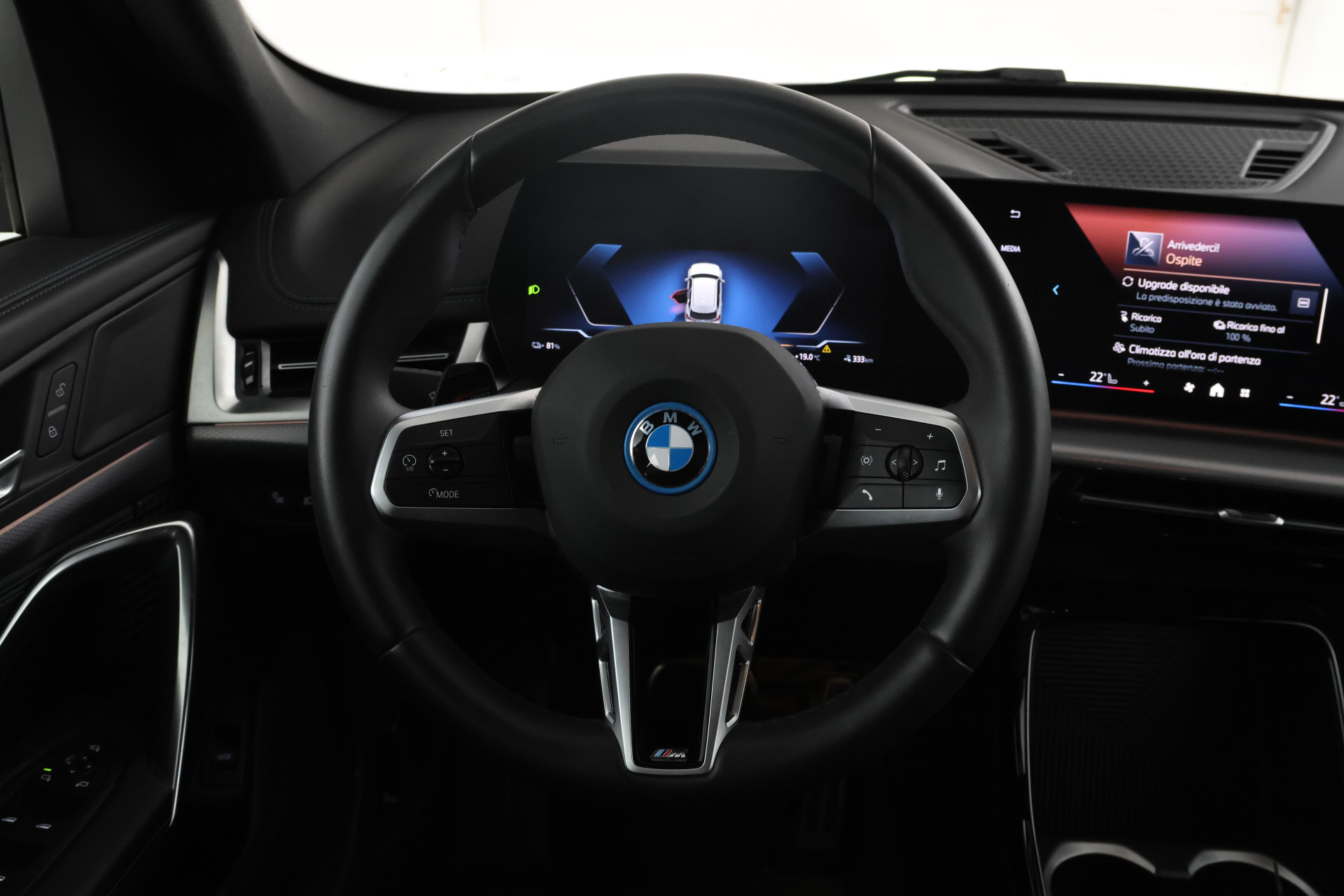 Foto van BMW Ix1