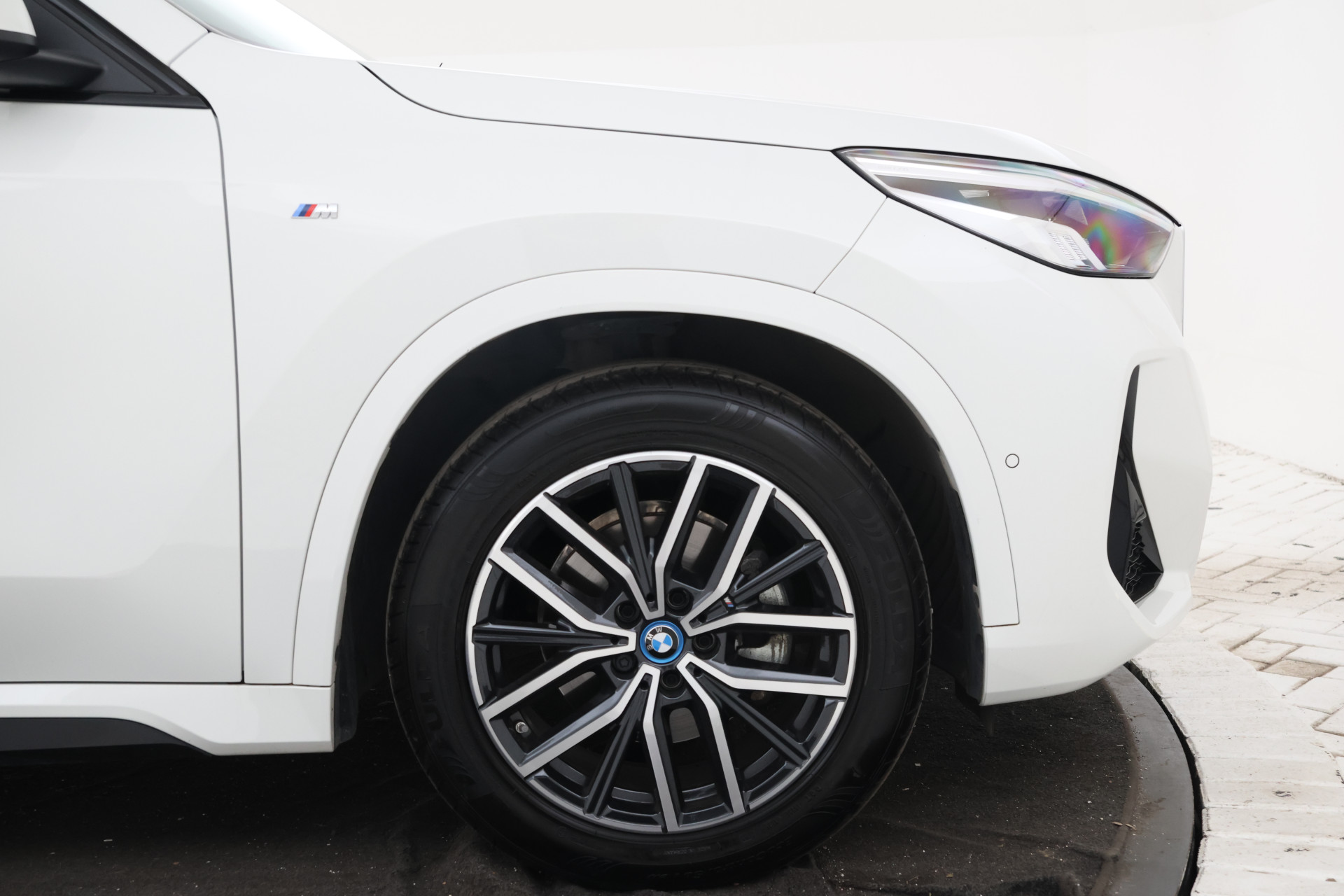 Foto van BMW Ix1