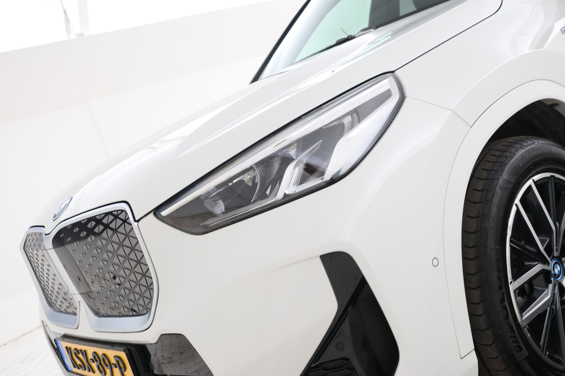 Foto van BMW Ix1