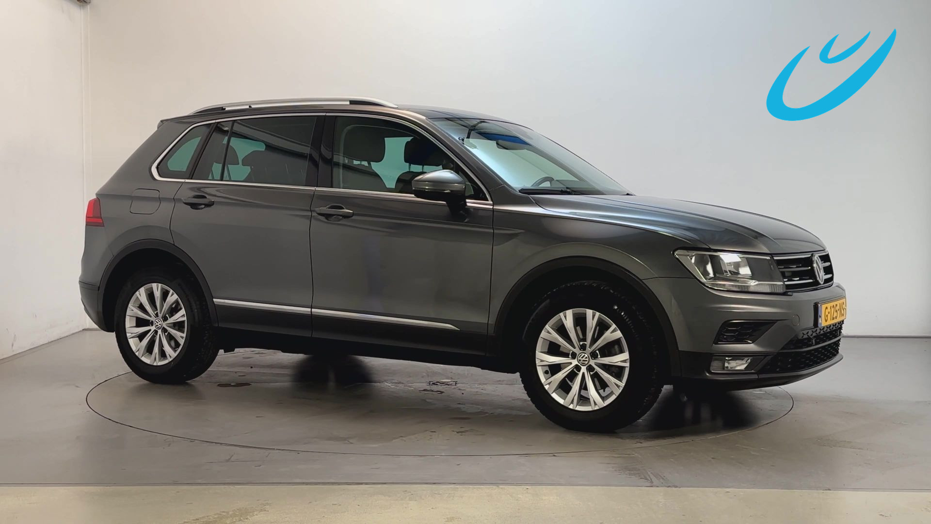 Volkswagen Tiguan 1.5 TSI Comfortline Business Navigatie Parkeersensoren DAB+ Trekhaak 2019 - voorkant