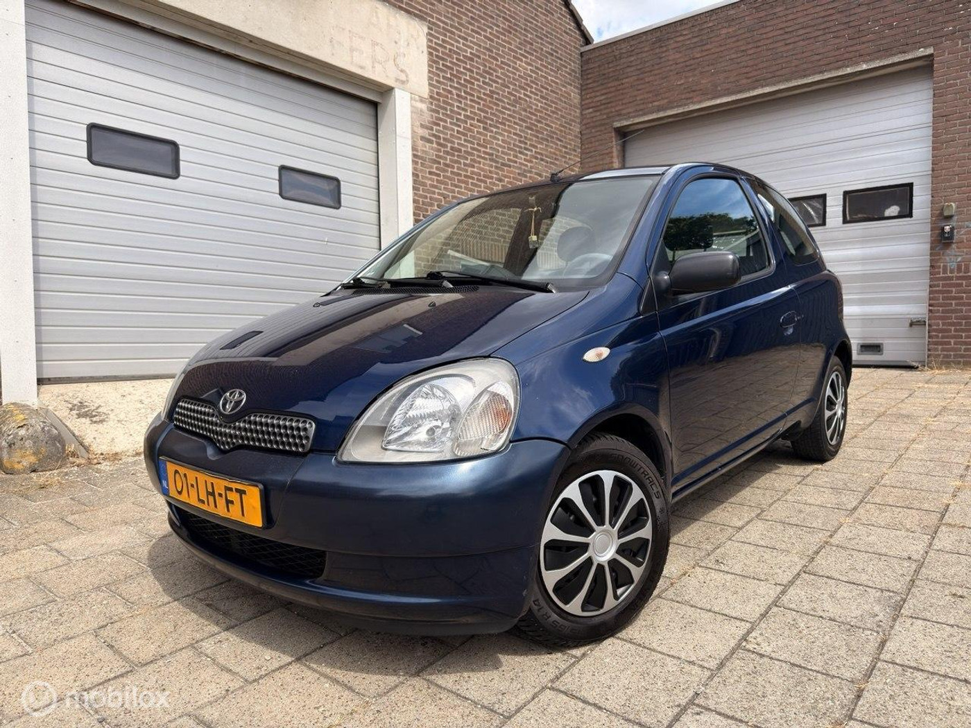 Toyota Yaris 1.3-16V VVT-i YORIN 2003 - voorkant
