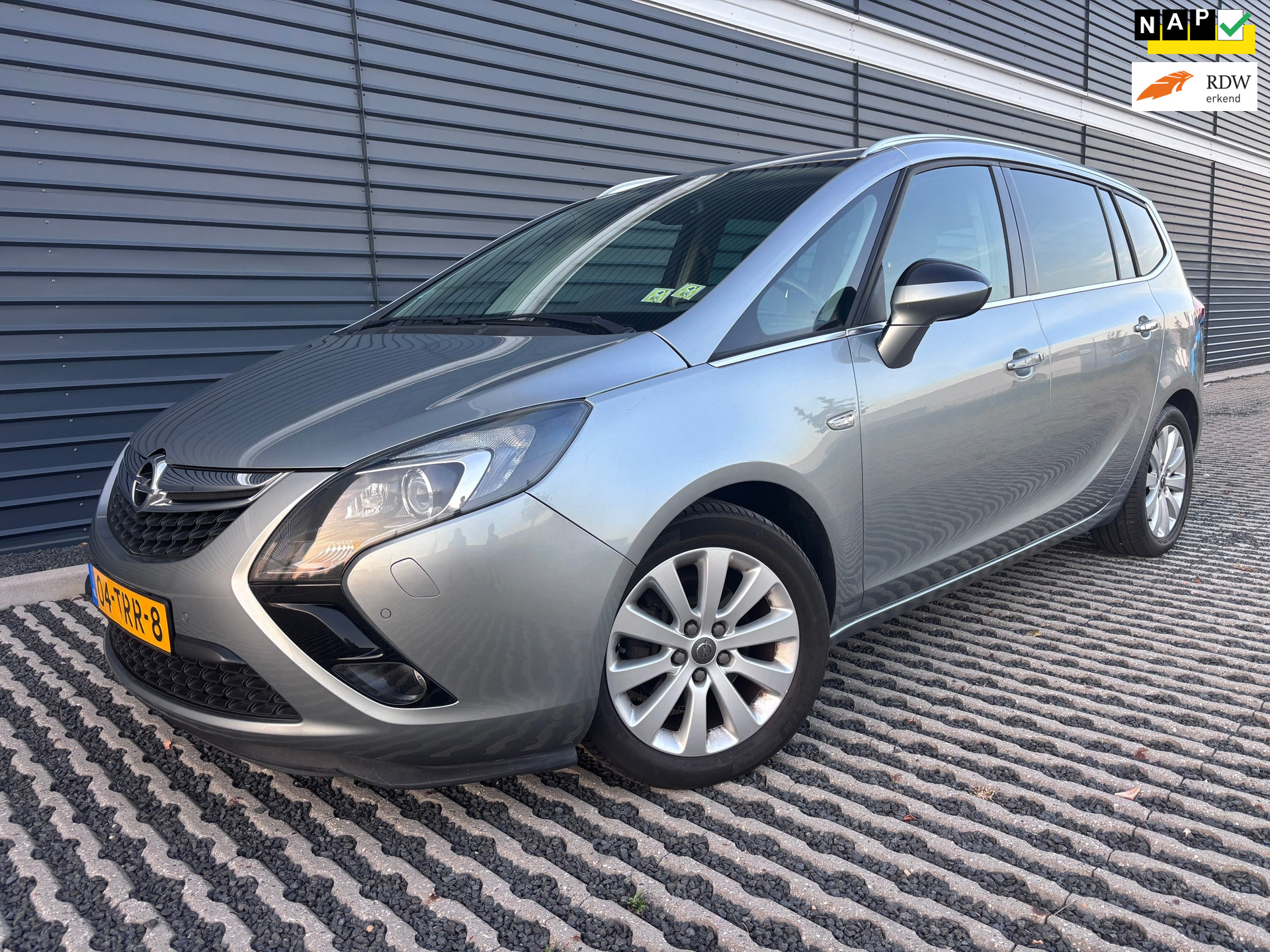 Opel Zafira Tourer 1.4 Cosmo 2012 - voorkant