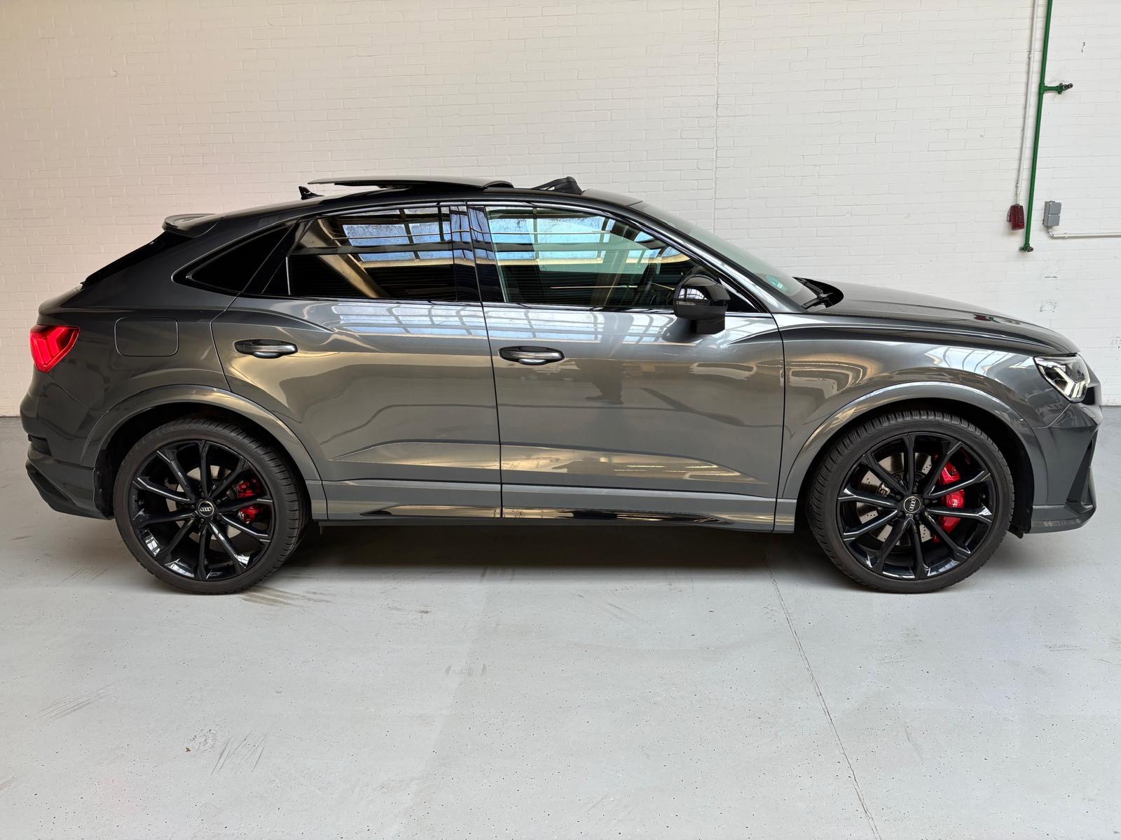 Foto van Audi RS Q3 Sportback