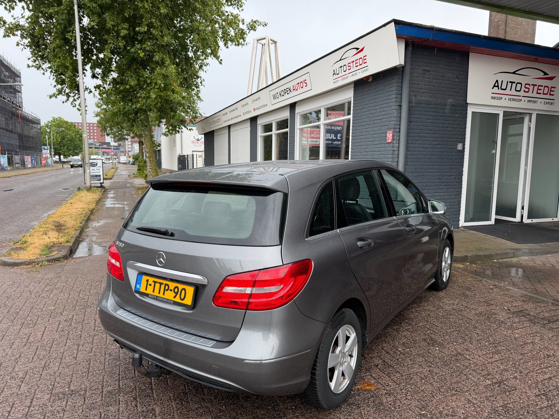 Foto van Mercedes-Benz B 180