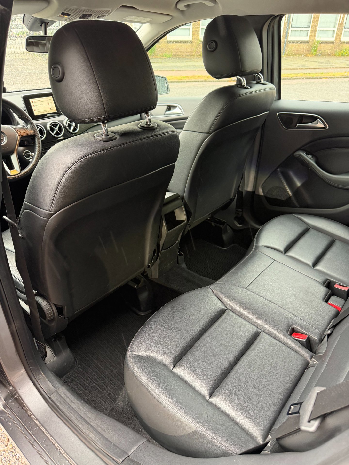 Foto van Mercedes-Benz B 180