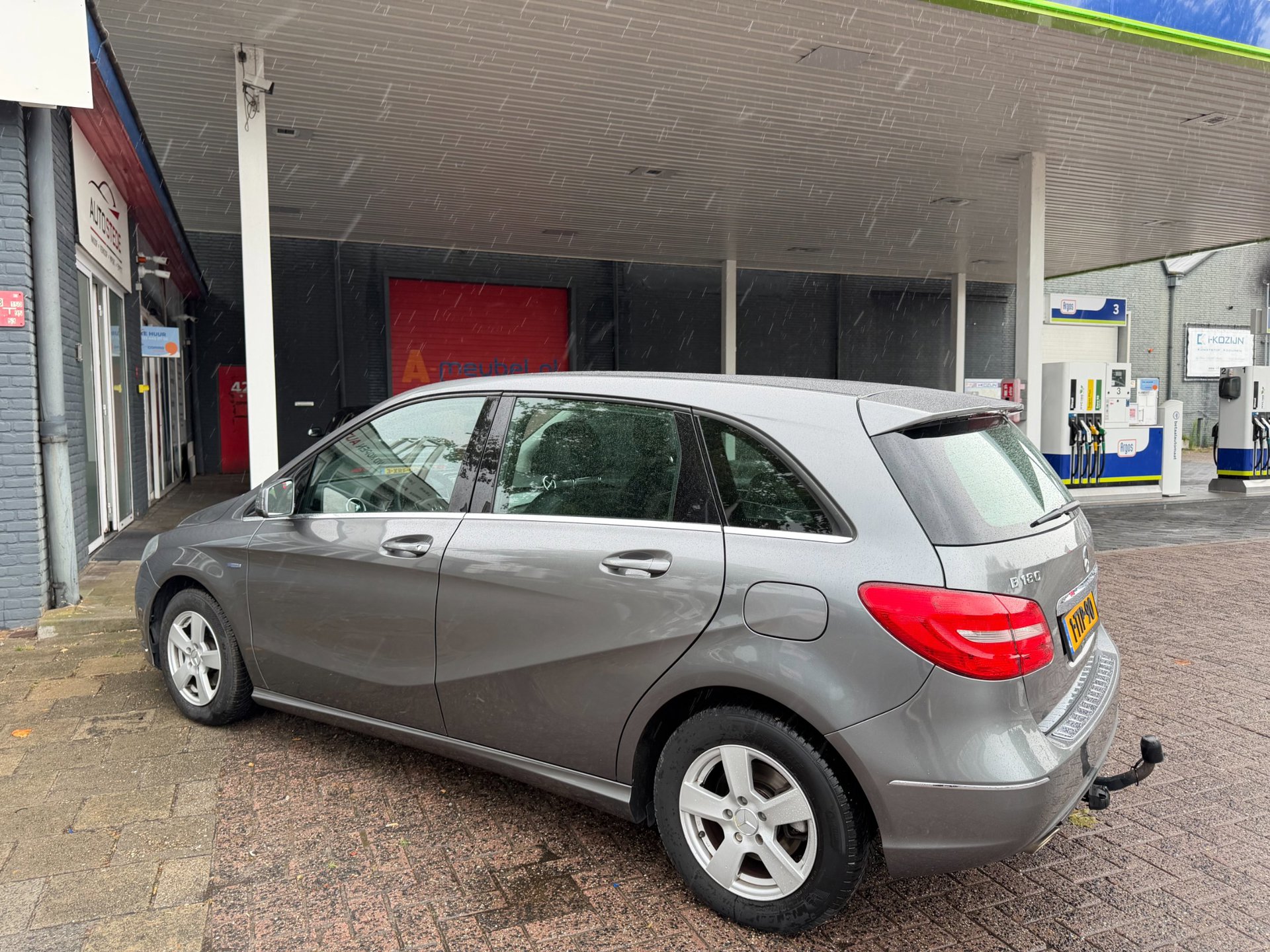 Foto van Mercedes-Benz B 180