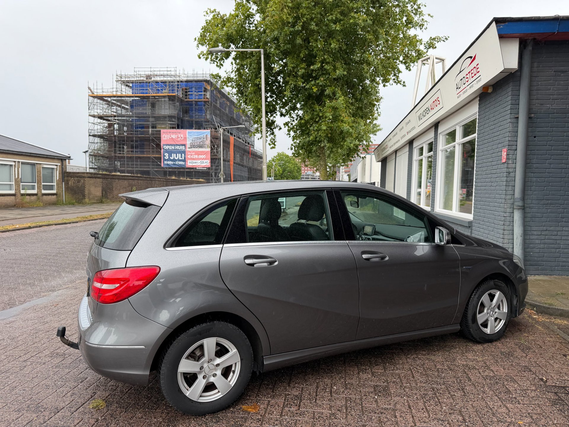 Foto van Mercedes-Benz B 180