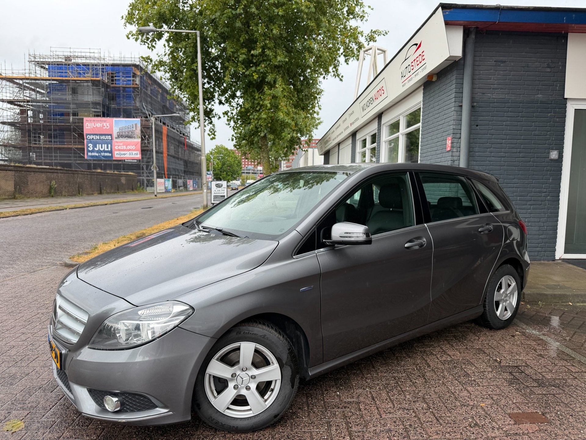 Foto van Mercedes-Benz B 180