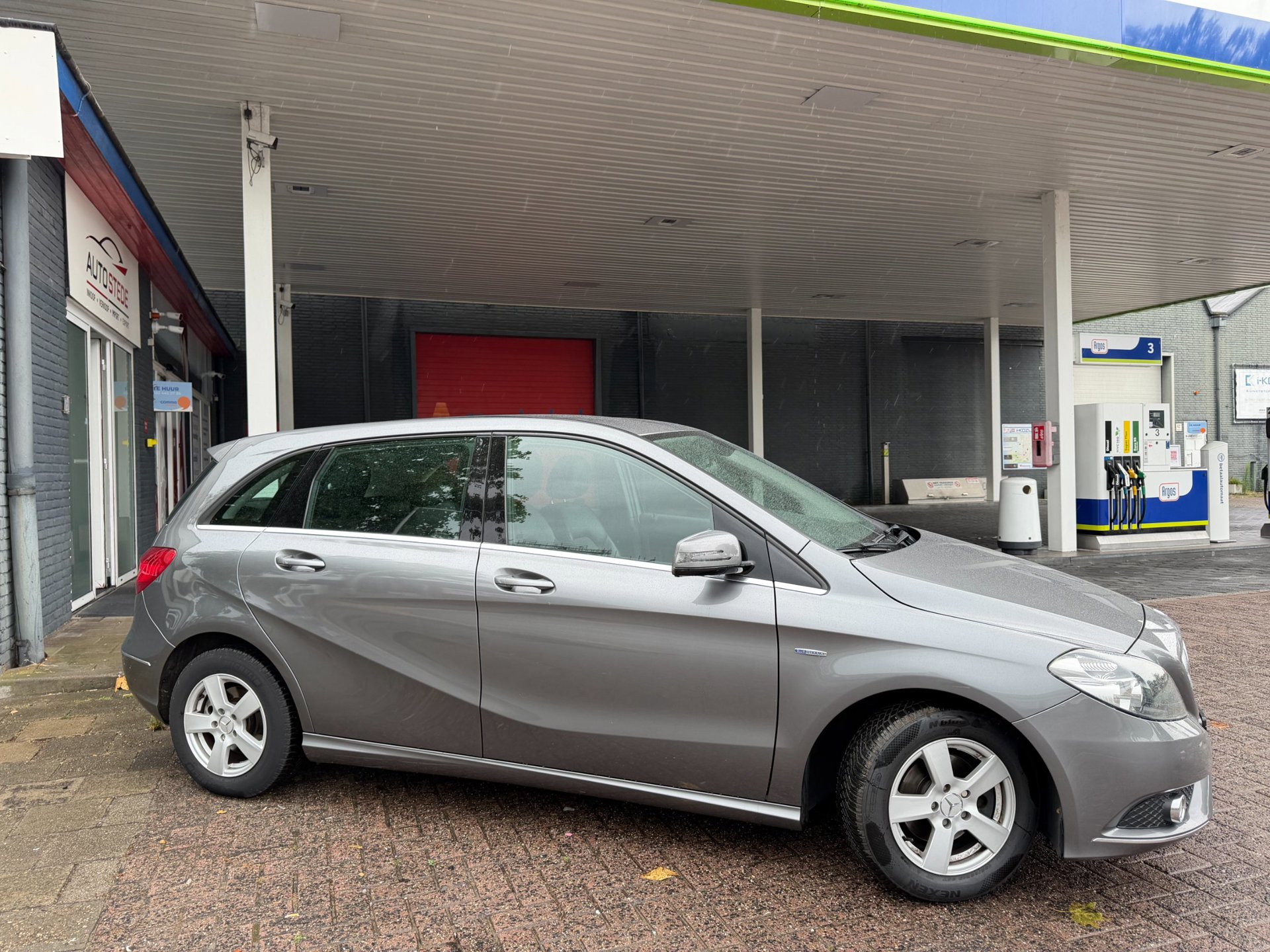 Foto van Mercedes-Benz B 180
