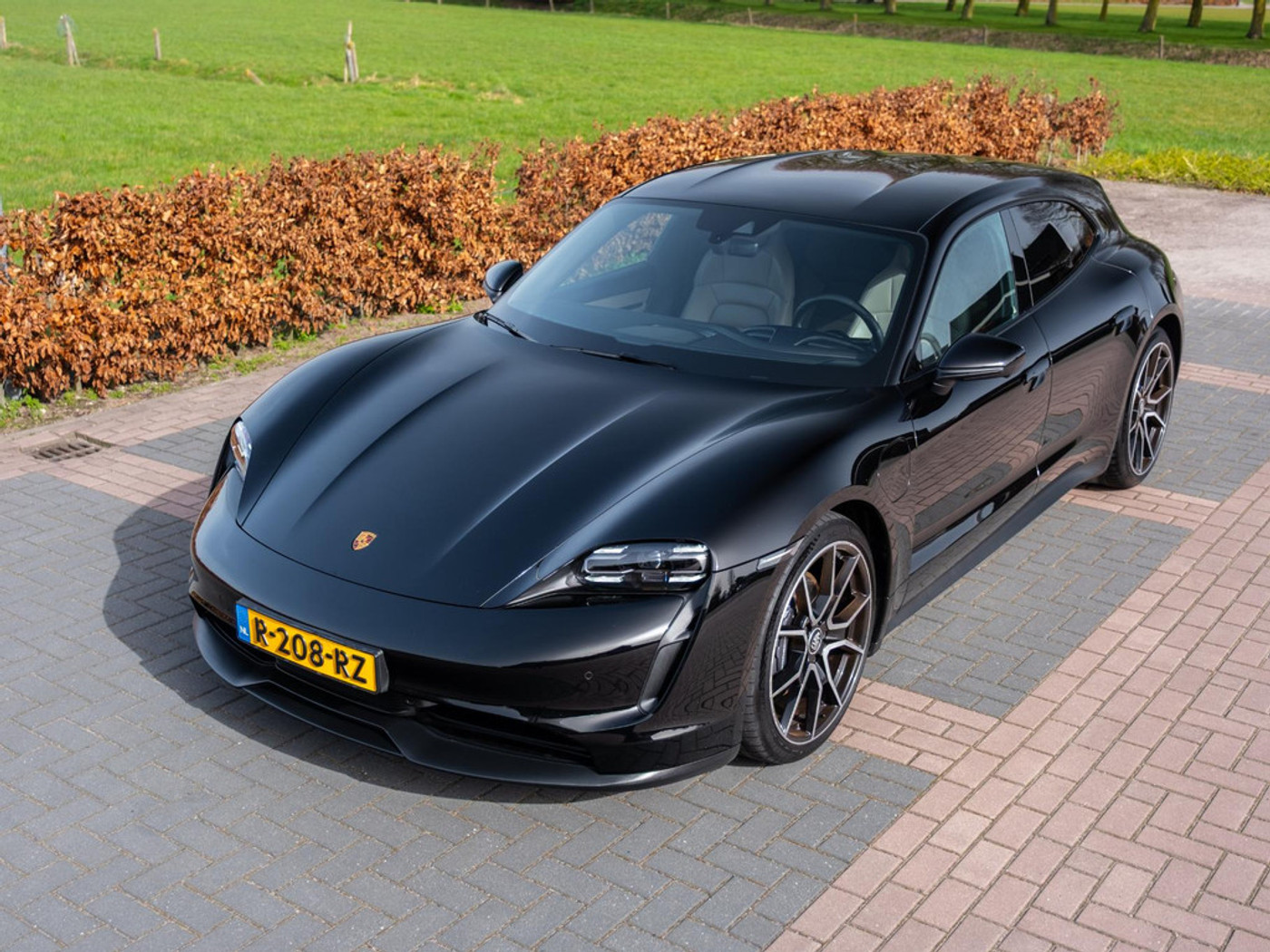 Foto van Porsche Taycan
