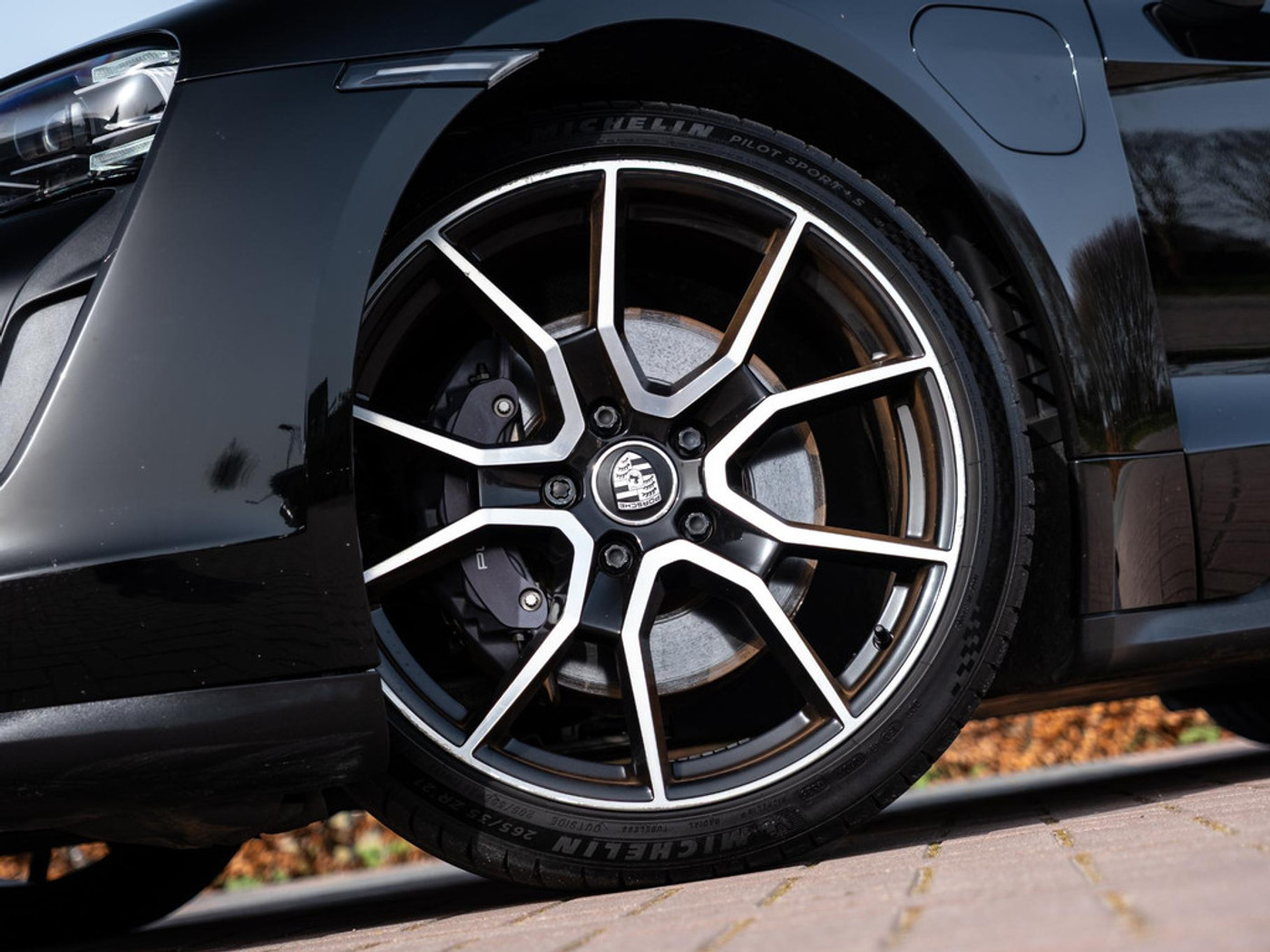 Foto van Porsche Taycan