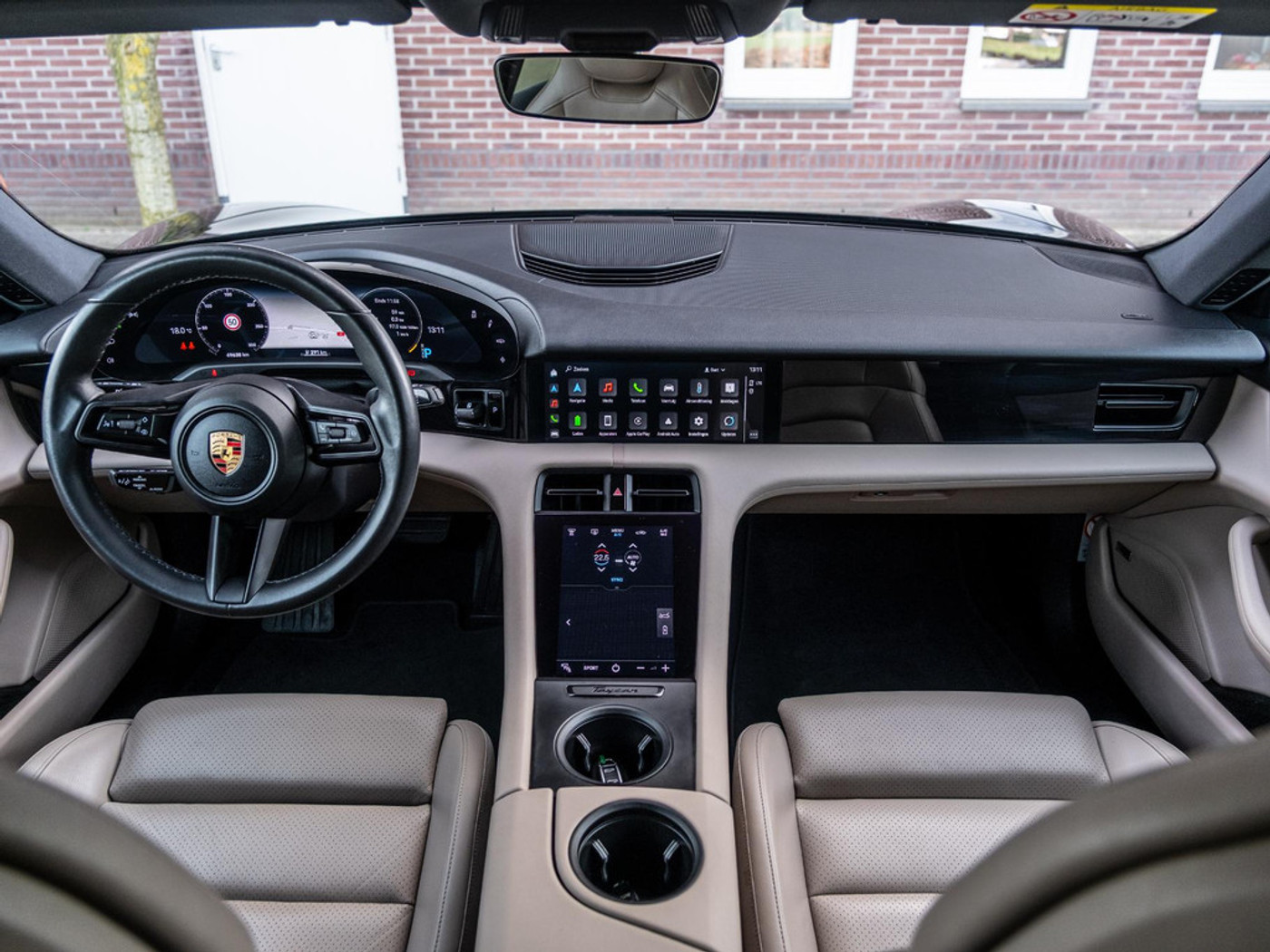 Foto van Porsche Taycan