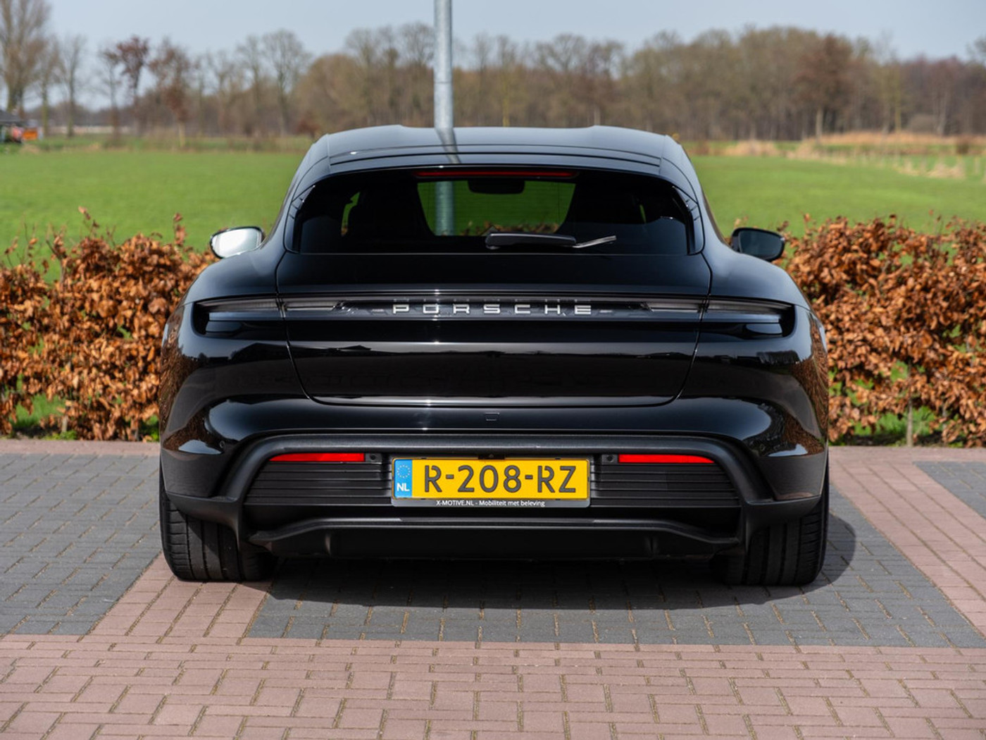 Foto van Porsche Taycan