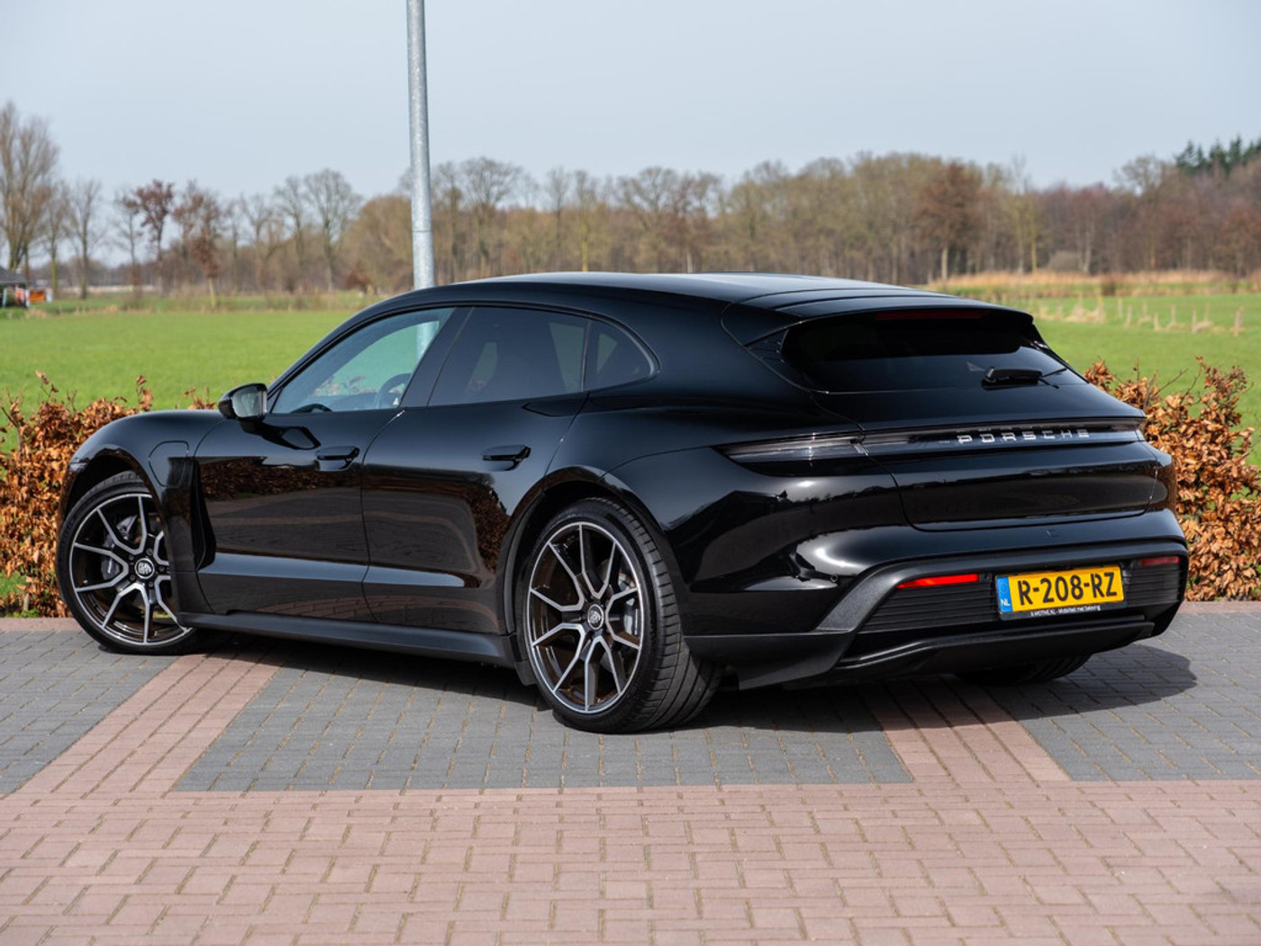Foto van Porsche Taycan