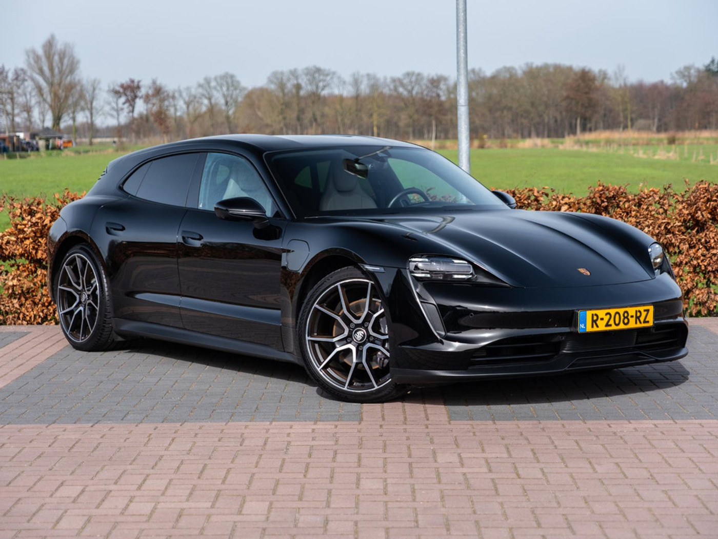 Foto van Porsche Taycan