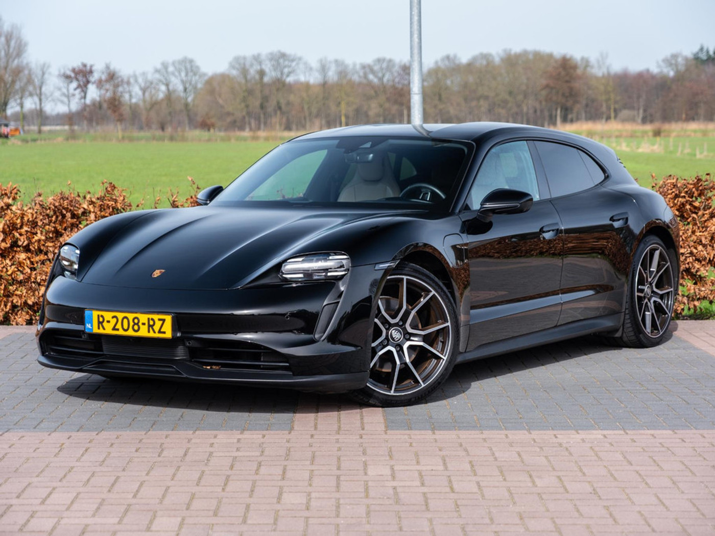 Foto van Porsche Taycan