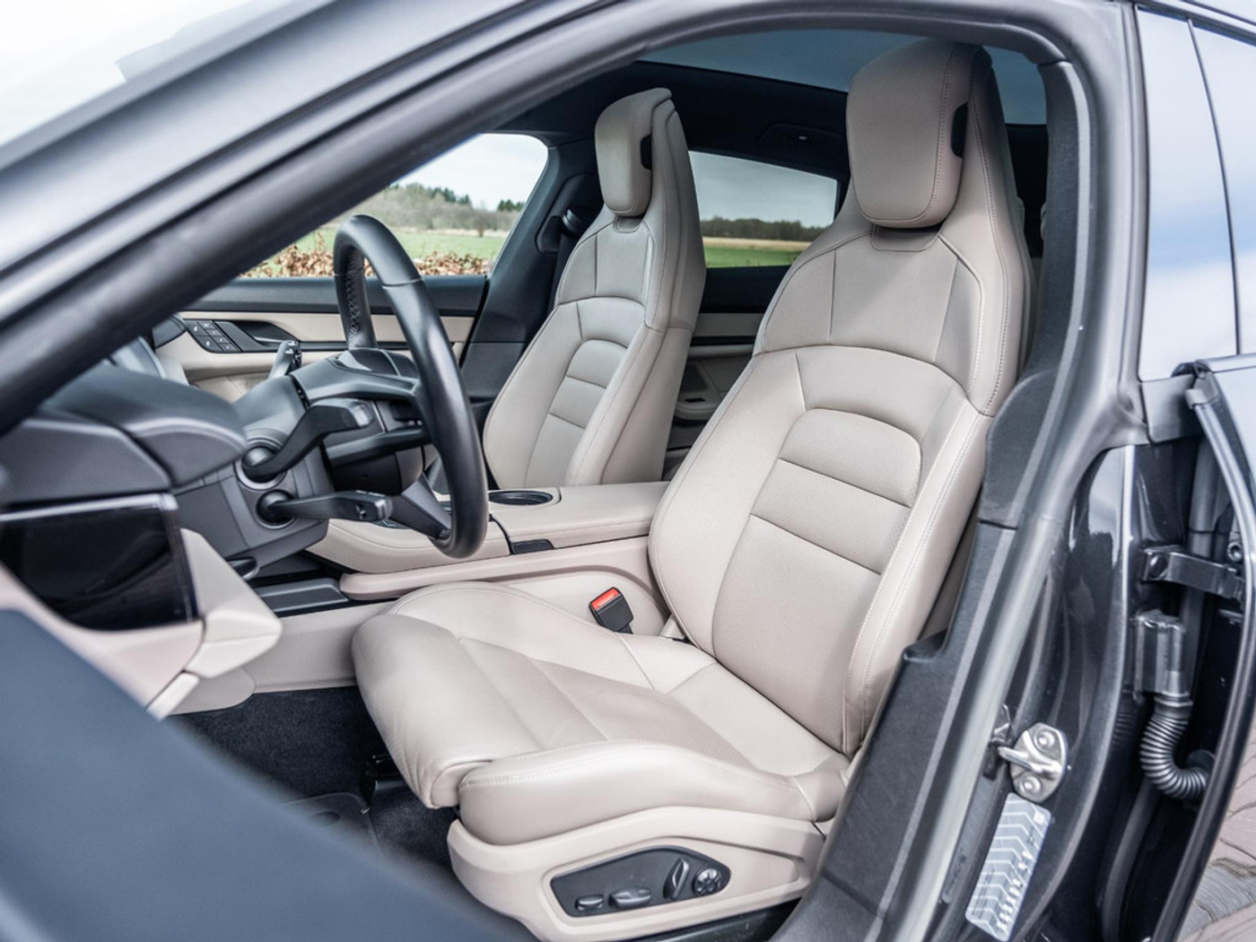 Foto van Porsche Taycan Sport Turismo