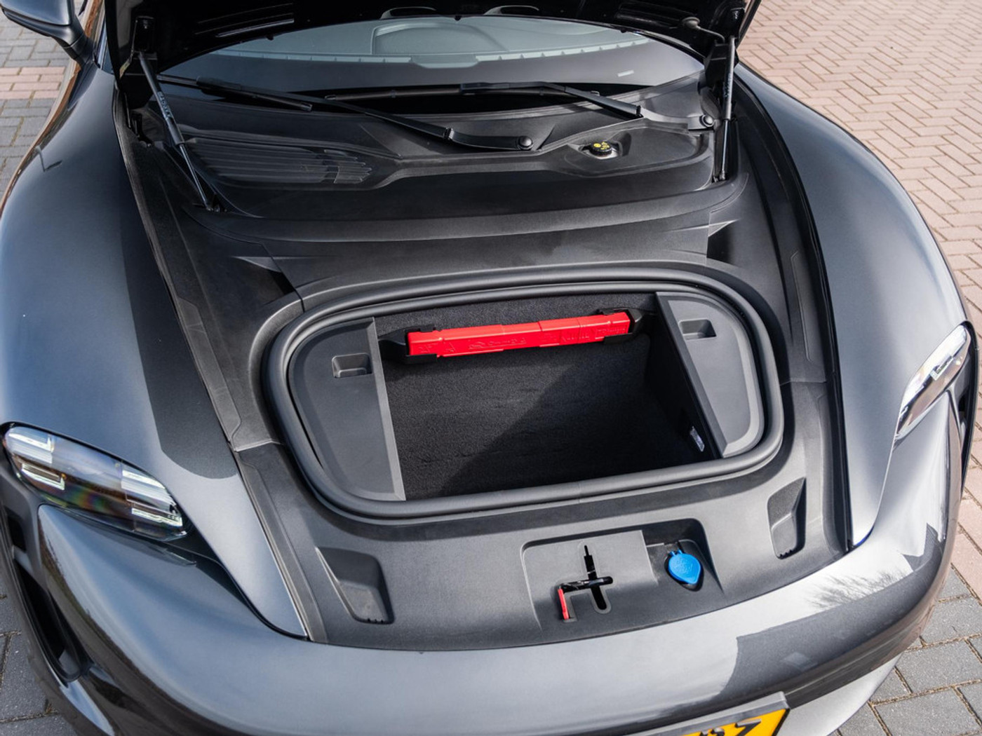 Foto van Porsche Taycan Sport Turismo