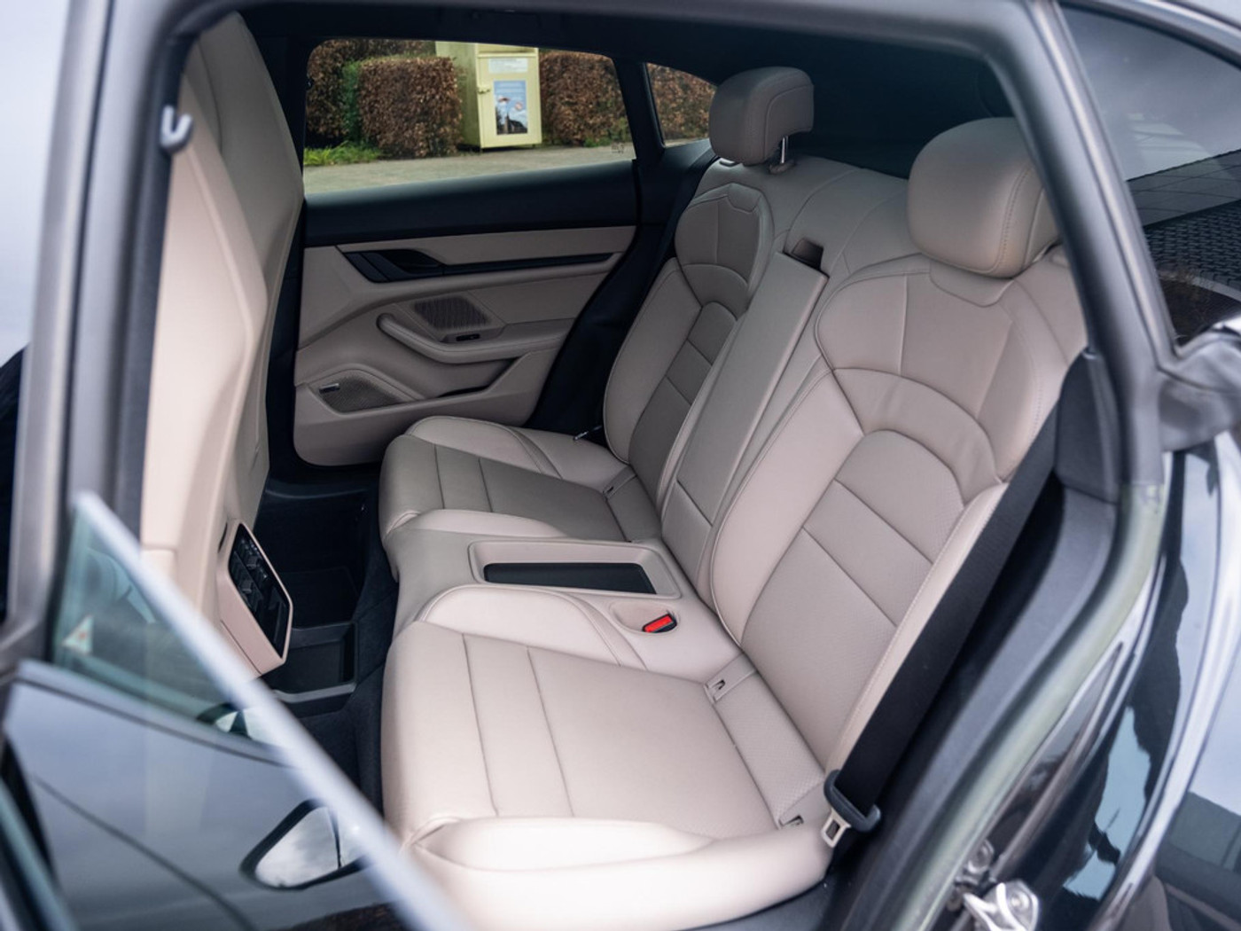 Foto van Porsche Taycan Sport Turismo
