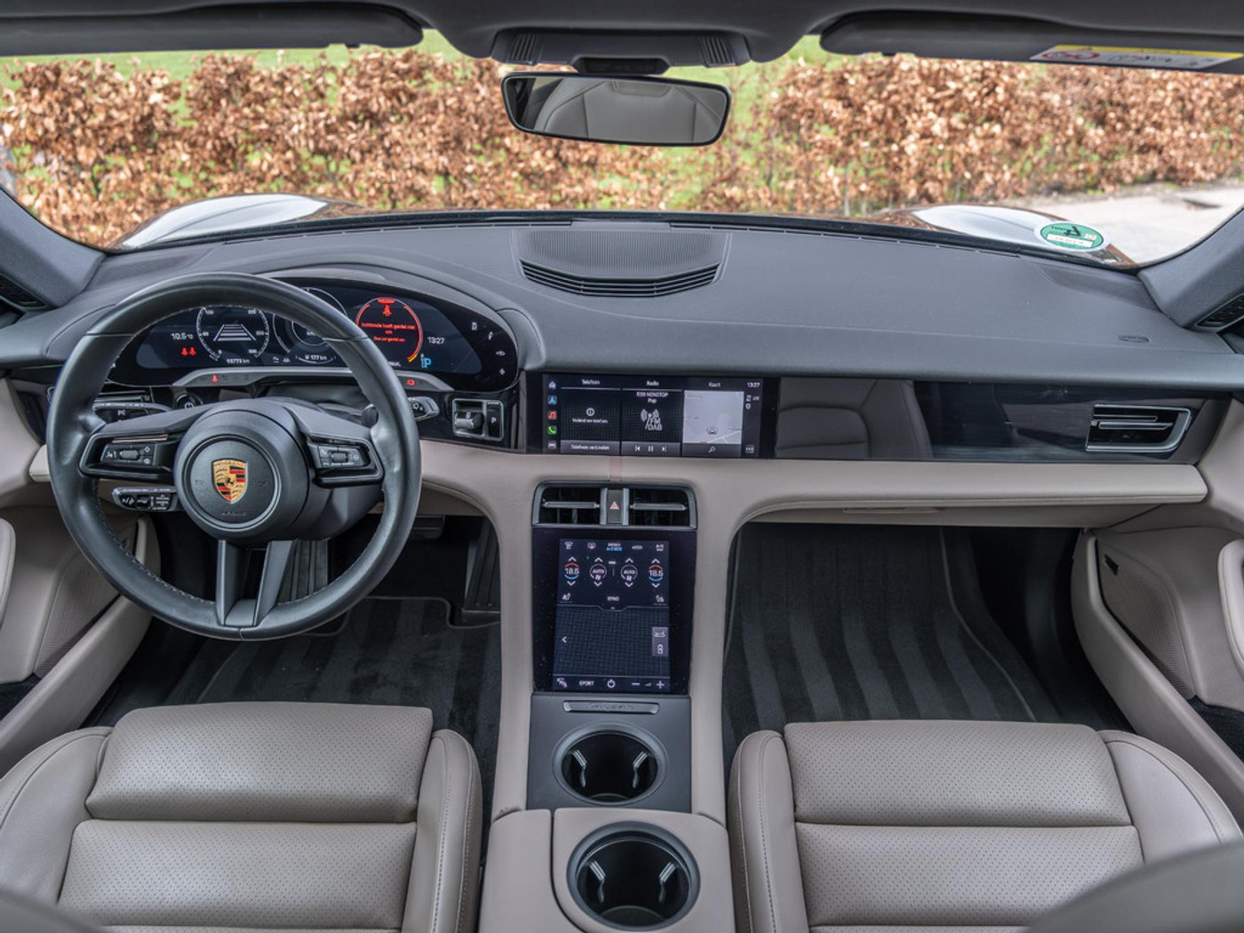 Foto van Porsche Taycan Sport Turismo