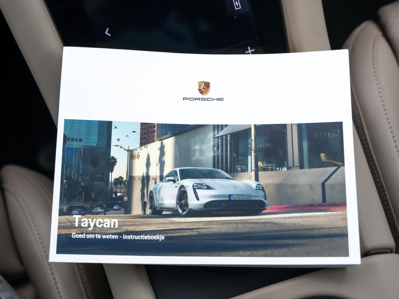 Foto van Porsche Taycan Sport Turismo