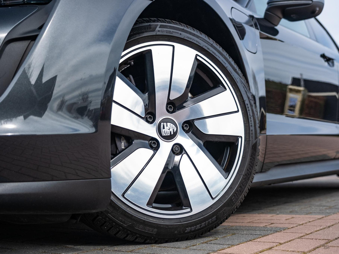 Foto van Porsche Taycan Sport Turismo
