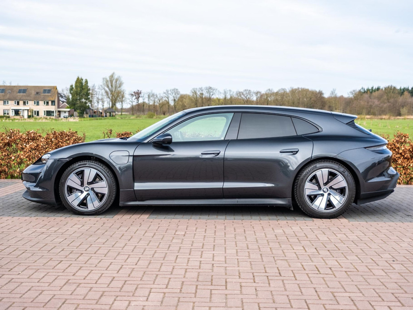 Foto van Porsche Taycan Sport Turismo
