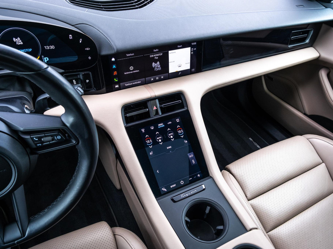 Foto van Porsche Taycan Sport Turismo