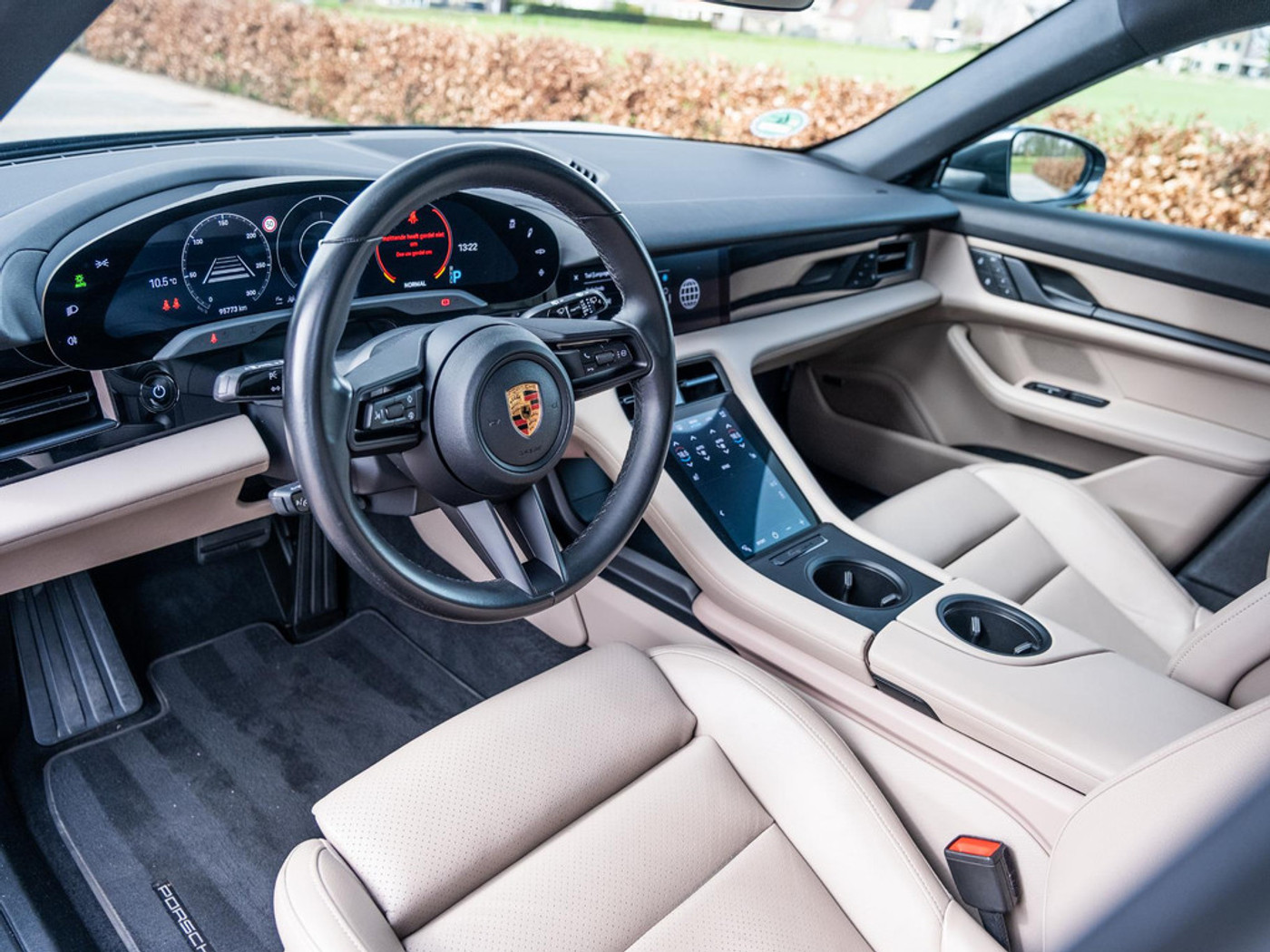 Foto van Porsche Taycan Sport Turismo