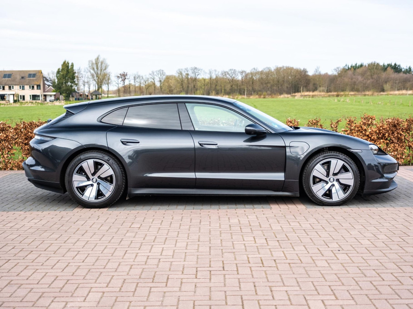 Foto van Porsche Taycan Sport Turismo