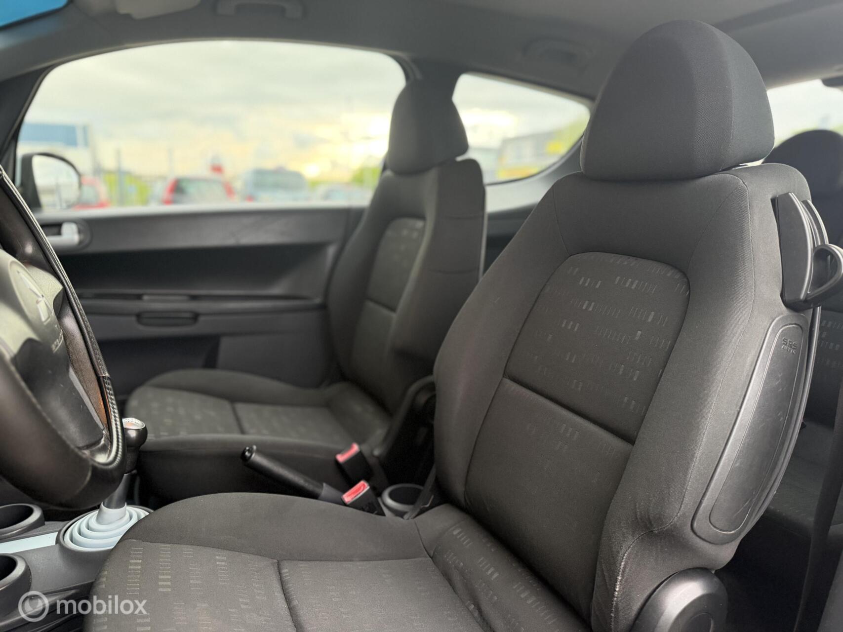 Foto van Mitsubishi Mitsubishi Colt