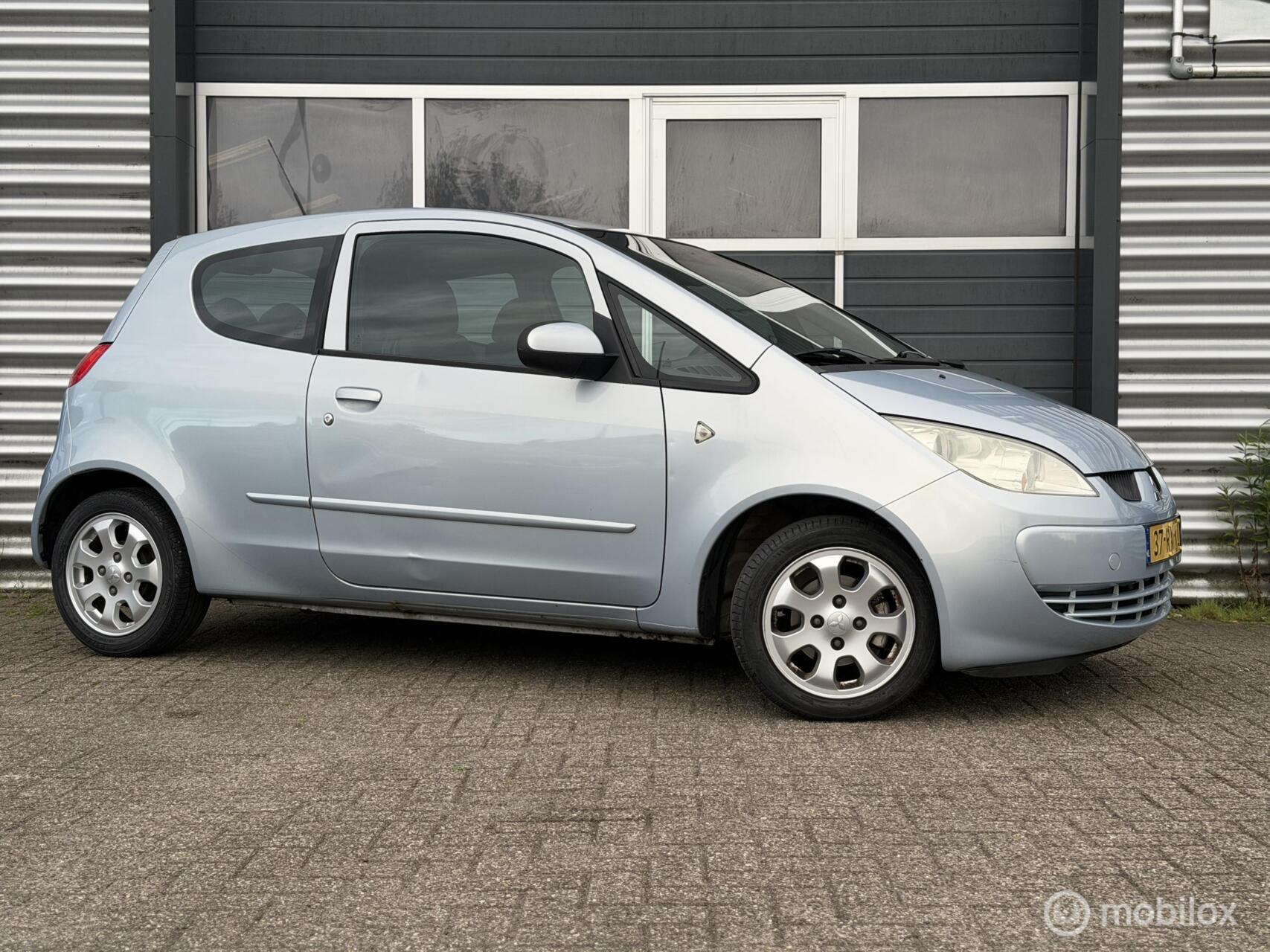Mitsubishi Mitsubishi Colt 1.1 Invite|APK 04-2027|Airco|Elek. Ramen| 2005 - voorkant