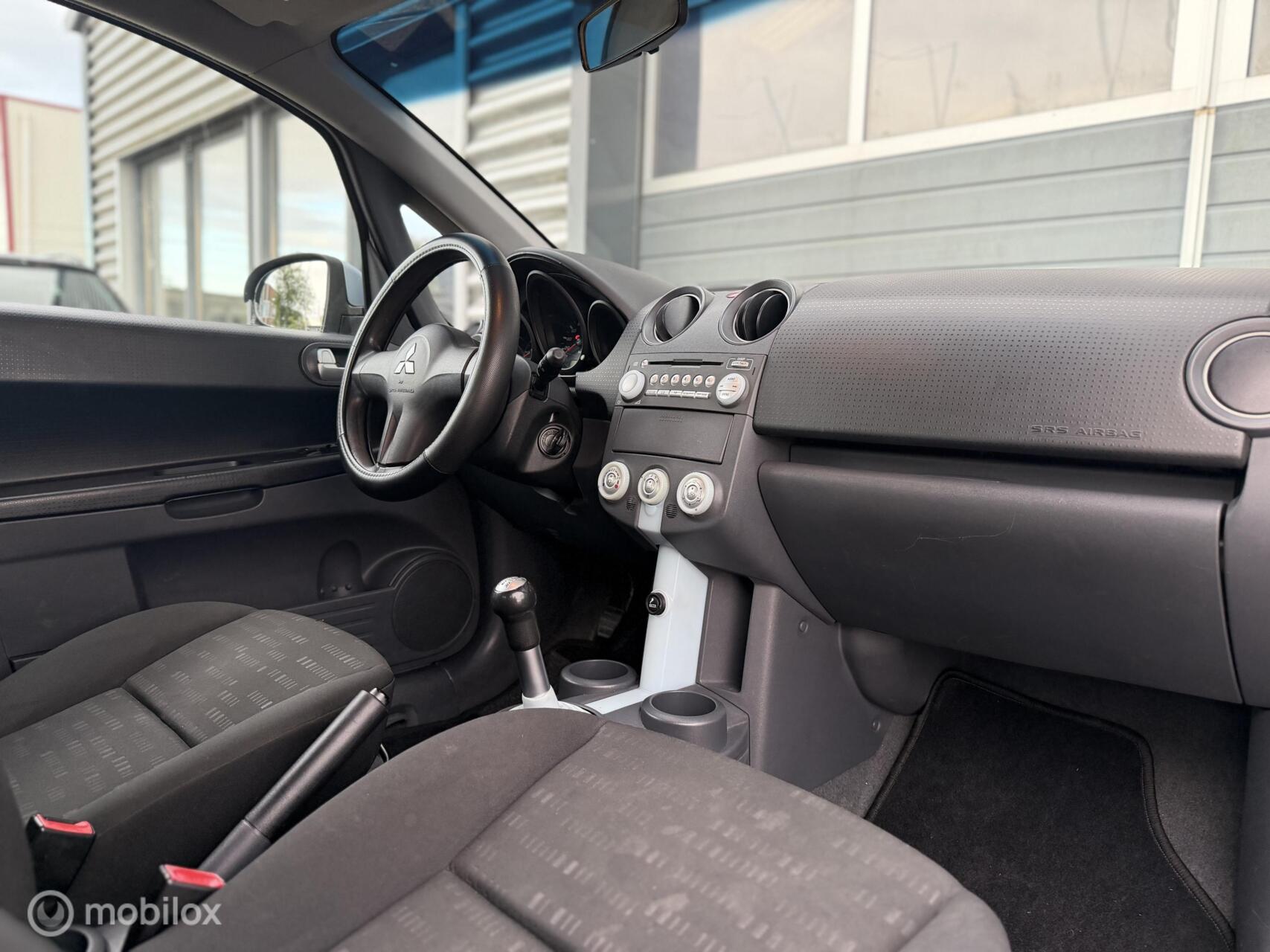 Foto van Mitsubishi Mitsubishi Colt