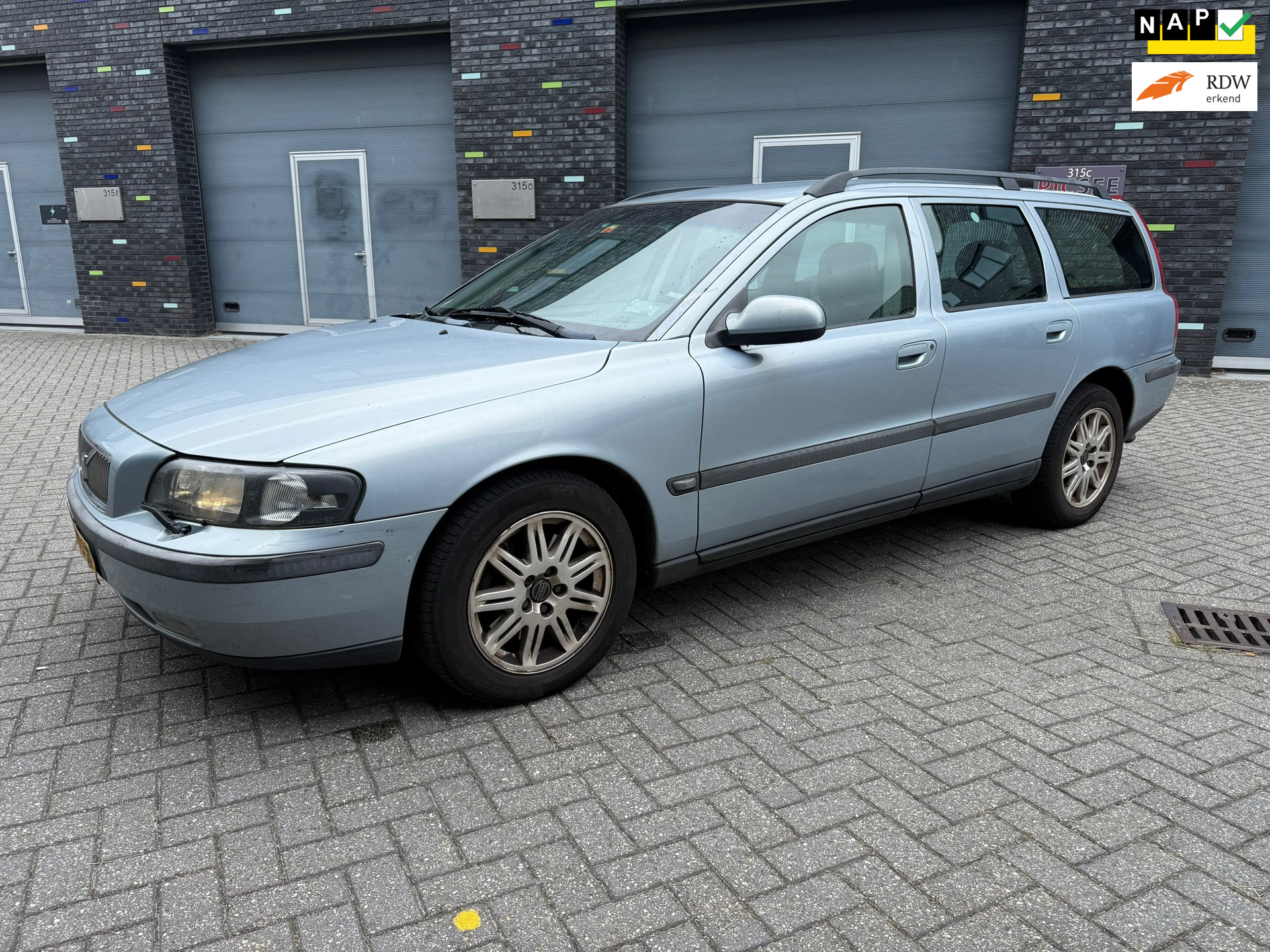 Volvo V70 2.3 T-5 2003 - voorkant