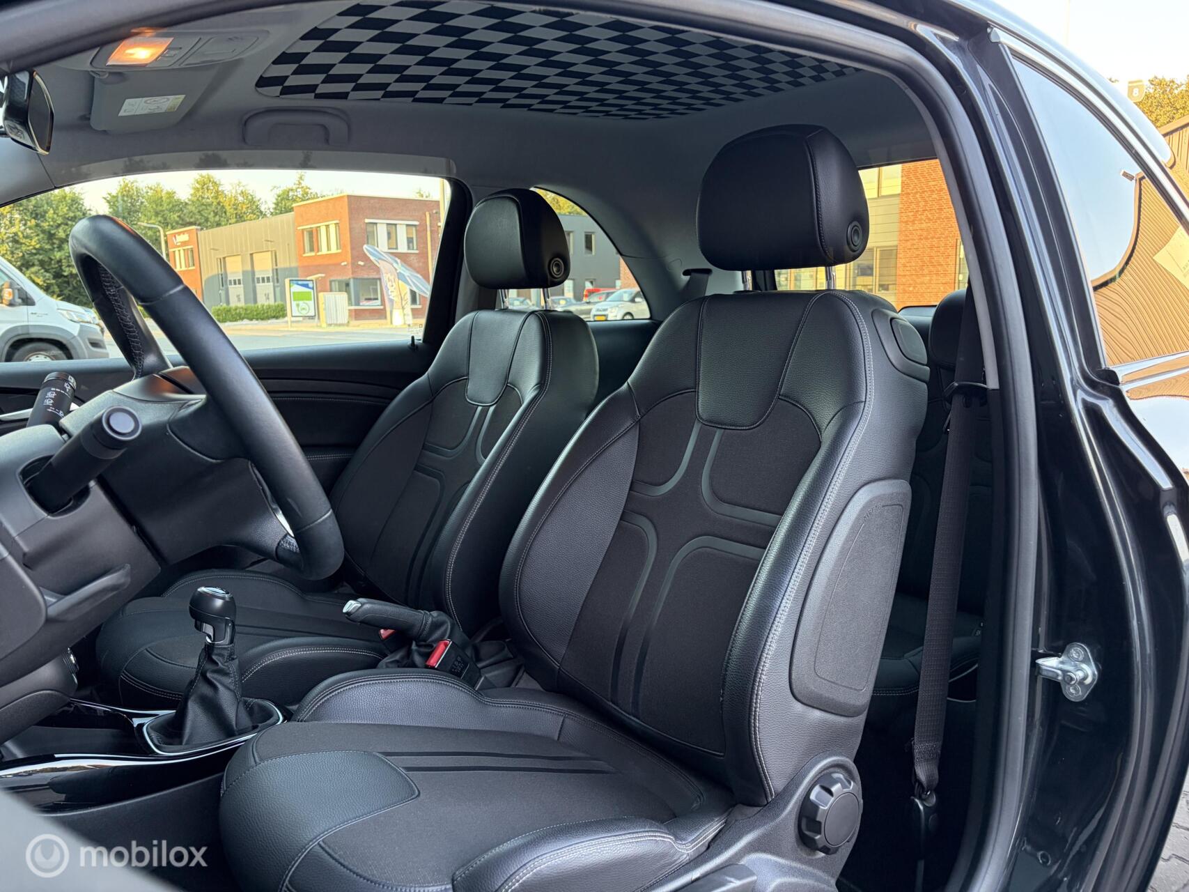 Foto van Opel Adam