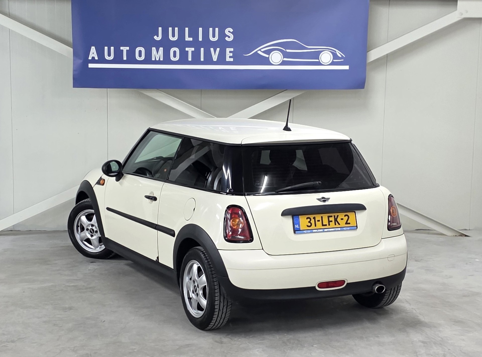 Foto van Mini One