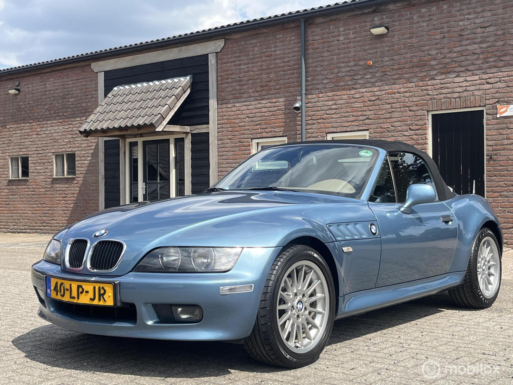 BMW Z Reihe 1.9i Sport Line Leder Sportstoelen l Zeer mooi l Atlanta-blau 2003 - voorkant
