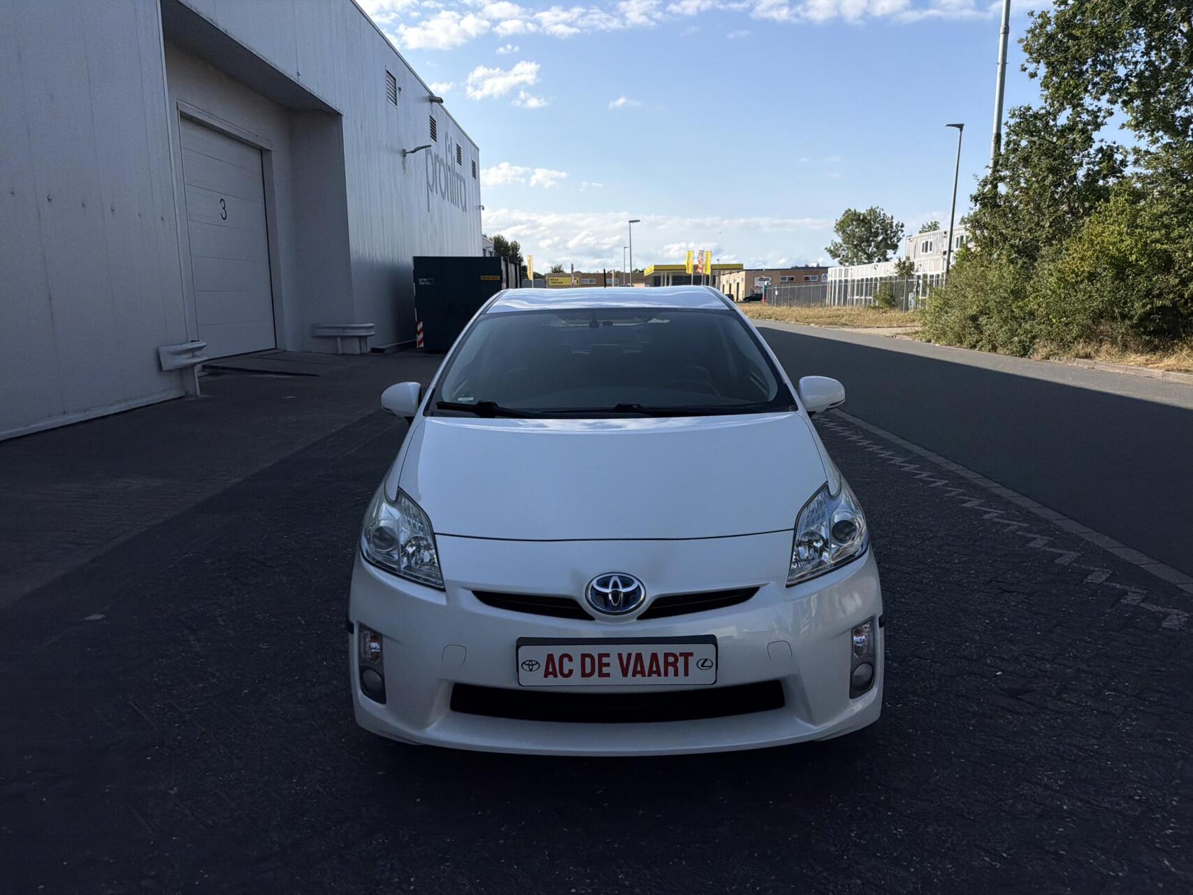 Toyota Toyota Prius 1.8 Aspiration - HYBRIDE/CRUISE/PDC/NAP 2010 - voorkant