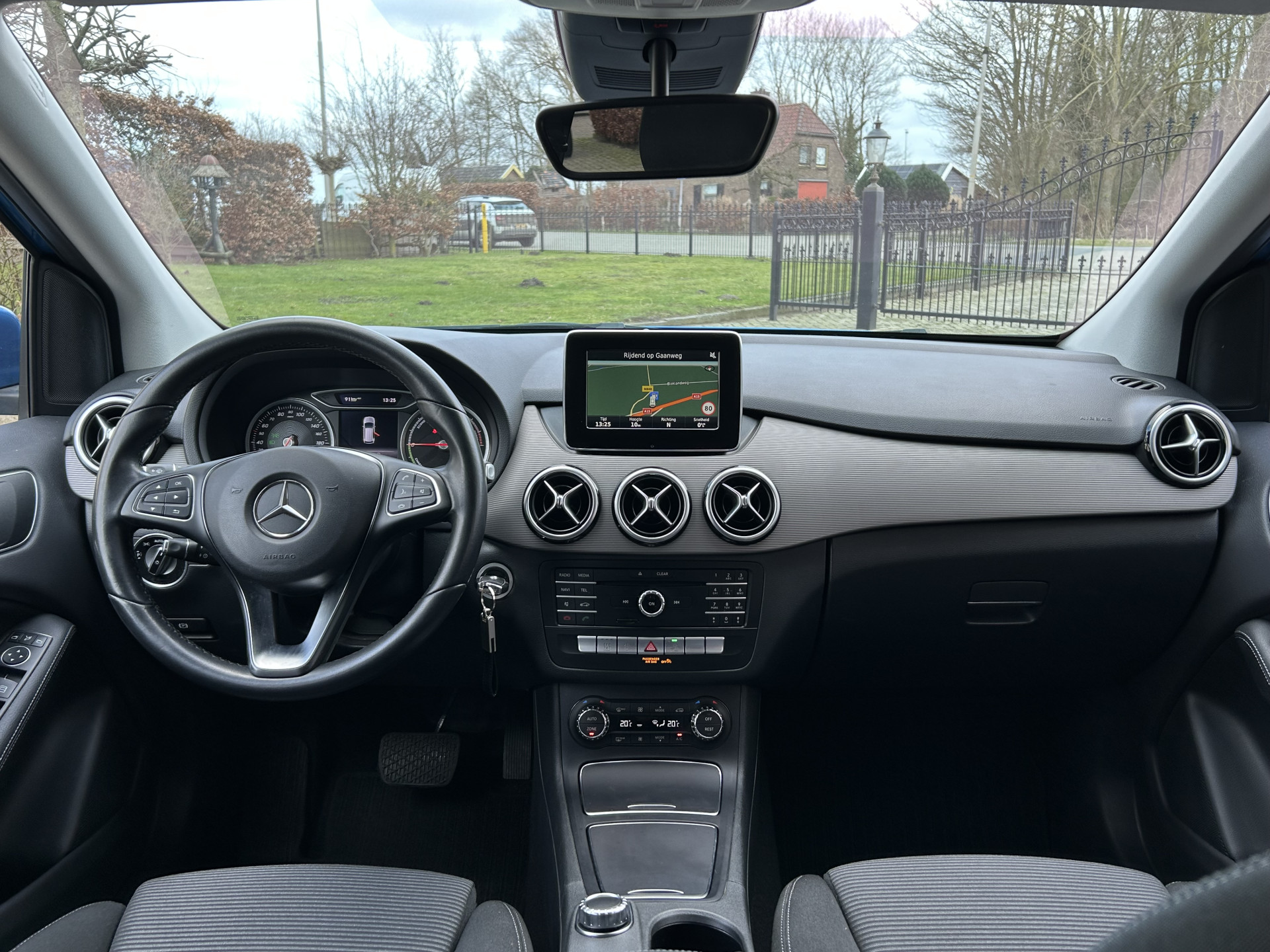 Foto van Mercedes-Benz B 250 E
